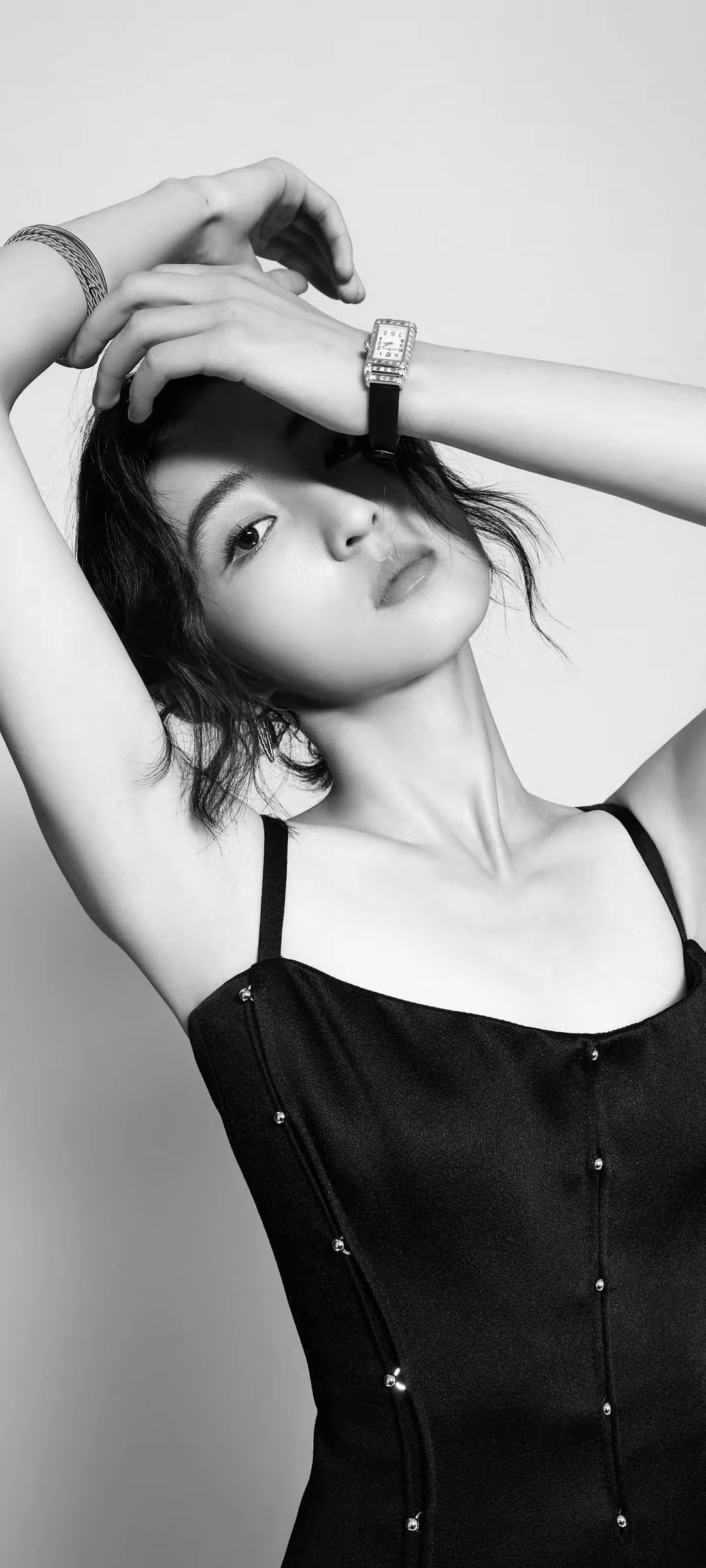张子枫黑白写真插图2