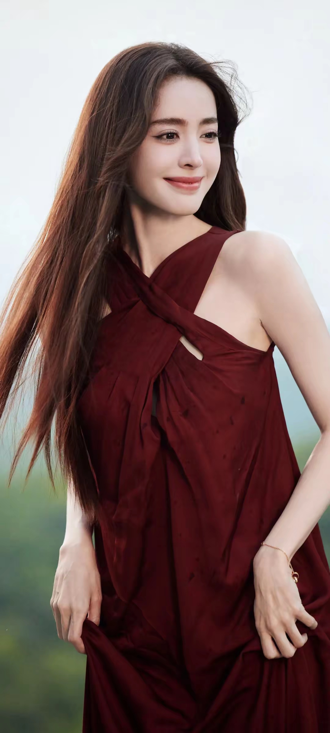 古力娜扎明艳写真壁纸插图3