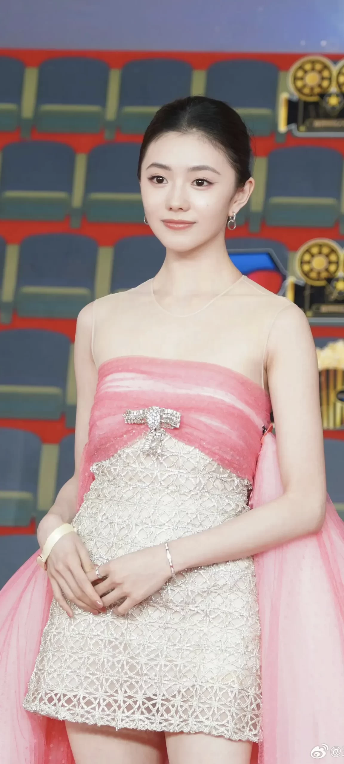 刘浩存微博电影之夜红毯写真插图17