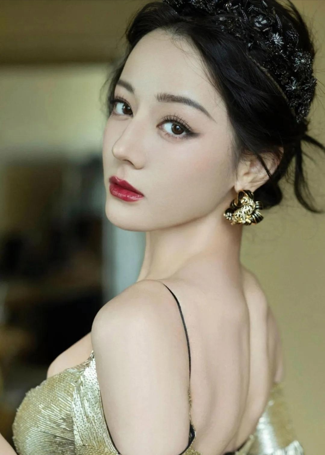 性感的迪丽热巴写真插图3