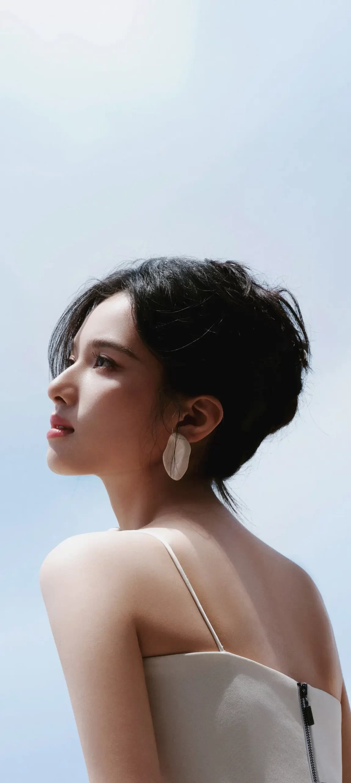 张婧仪简约时尚写真插图5