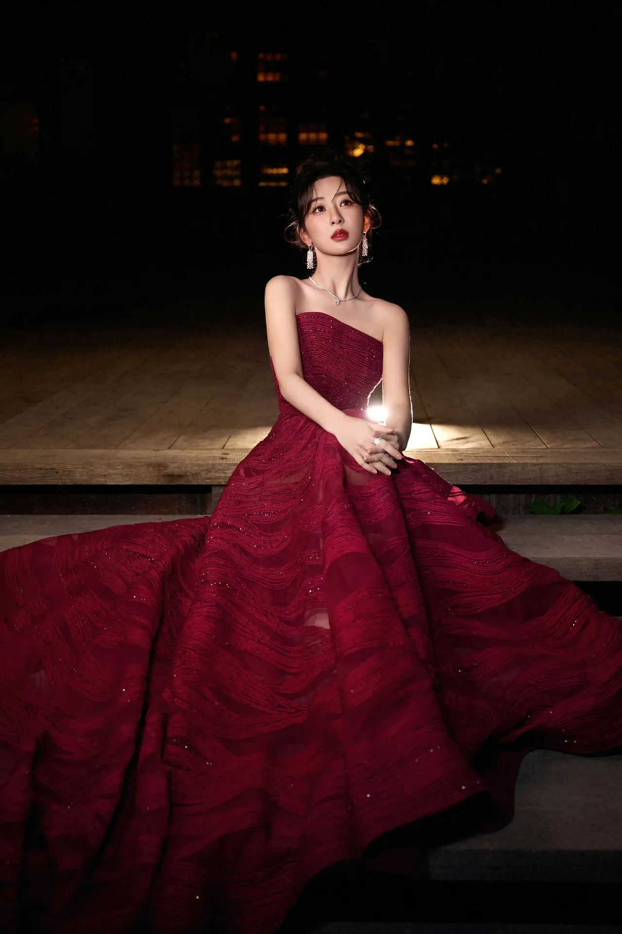 杨紫红裙写真插图4