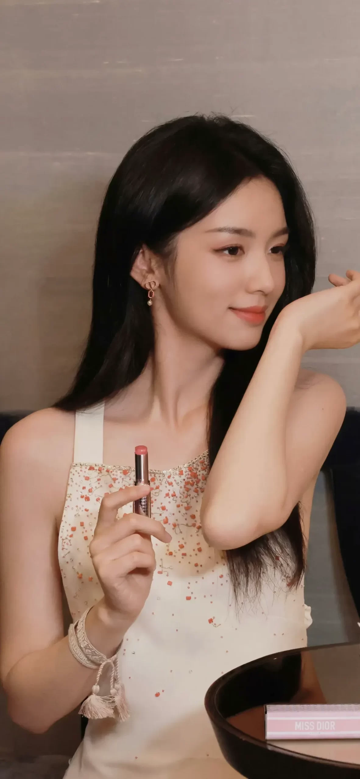 周也甜美写真壁纸插图2