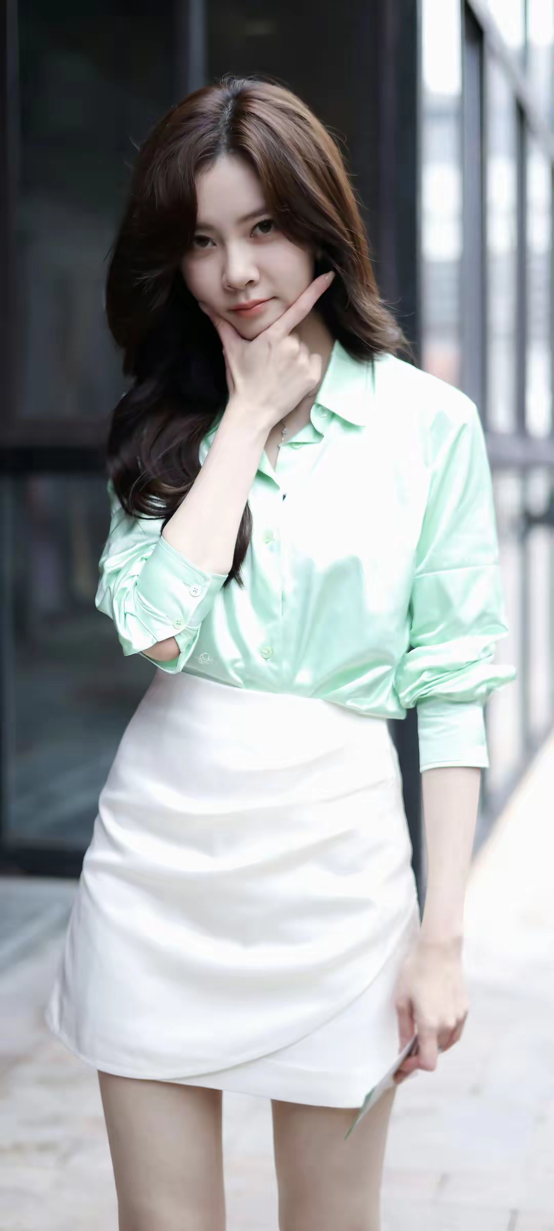 宋妍霏拍摄现场写真插图1
