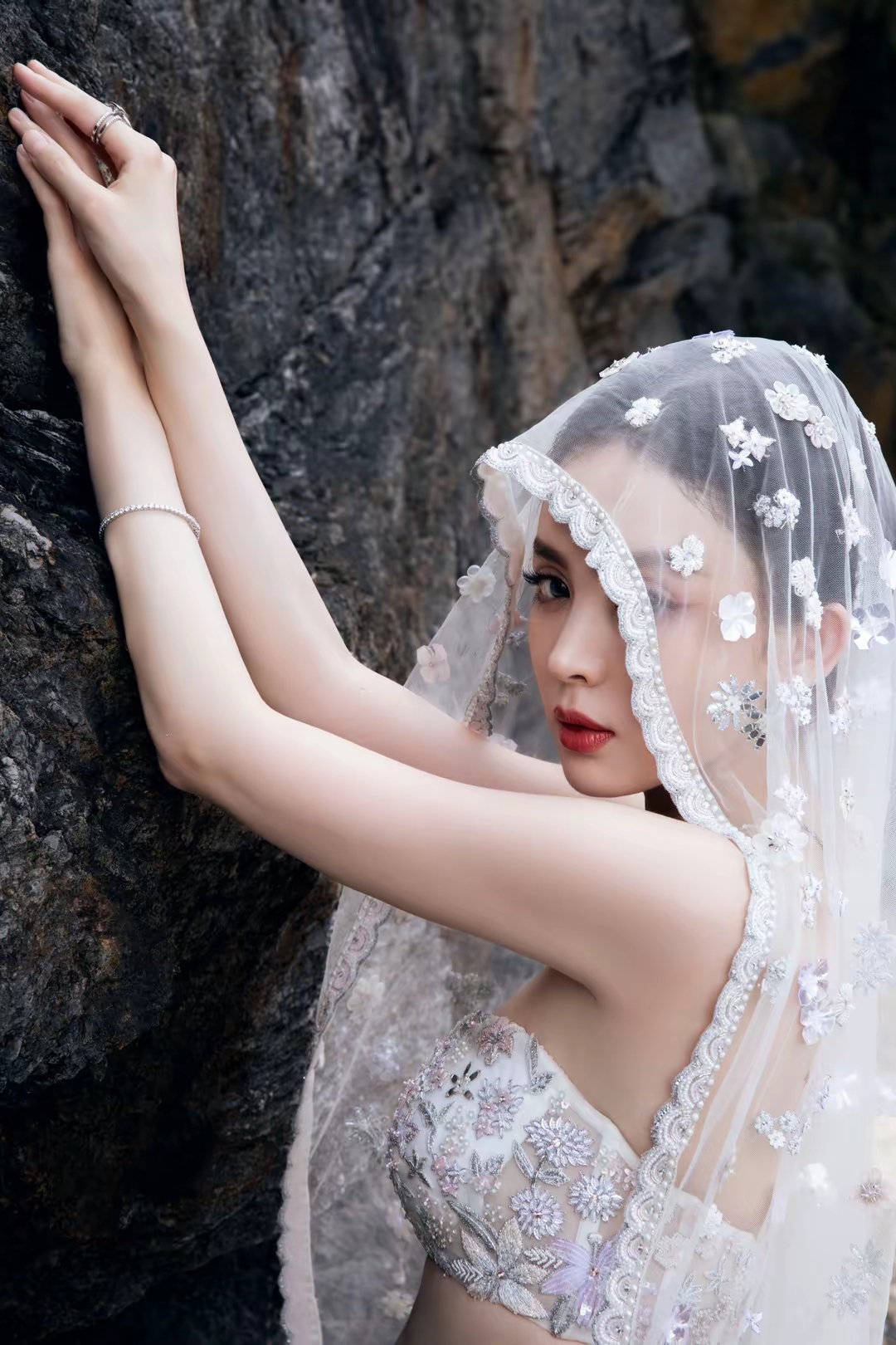 古力娜扎婚纱写真插图5