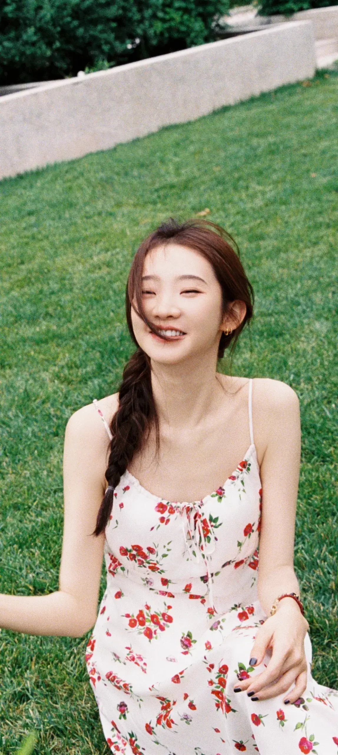 张艺凡碎花裙写真插图8