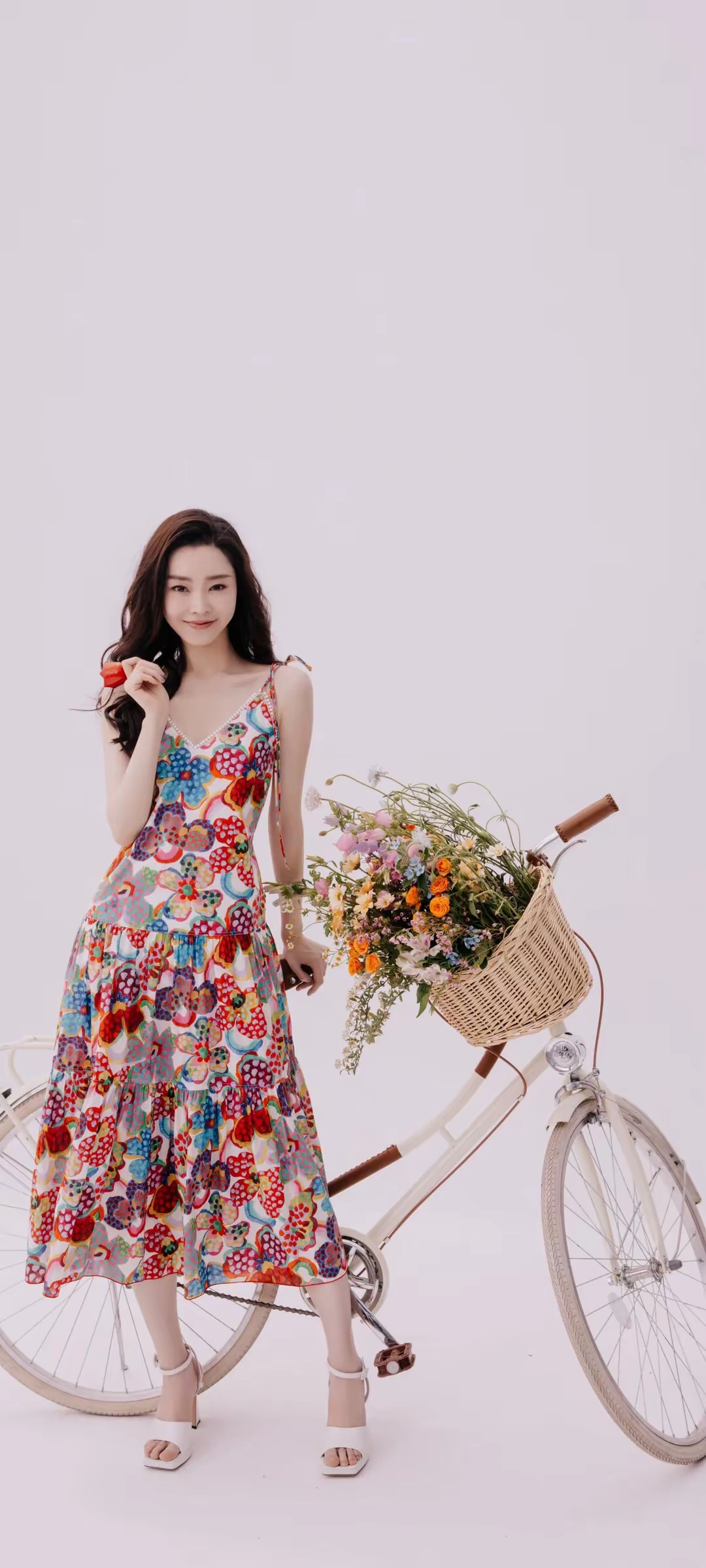 宋轶超美碎花裙写真插图1