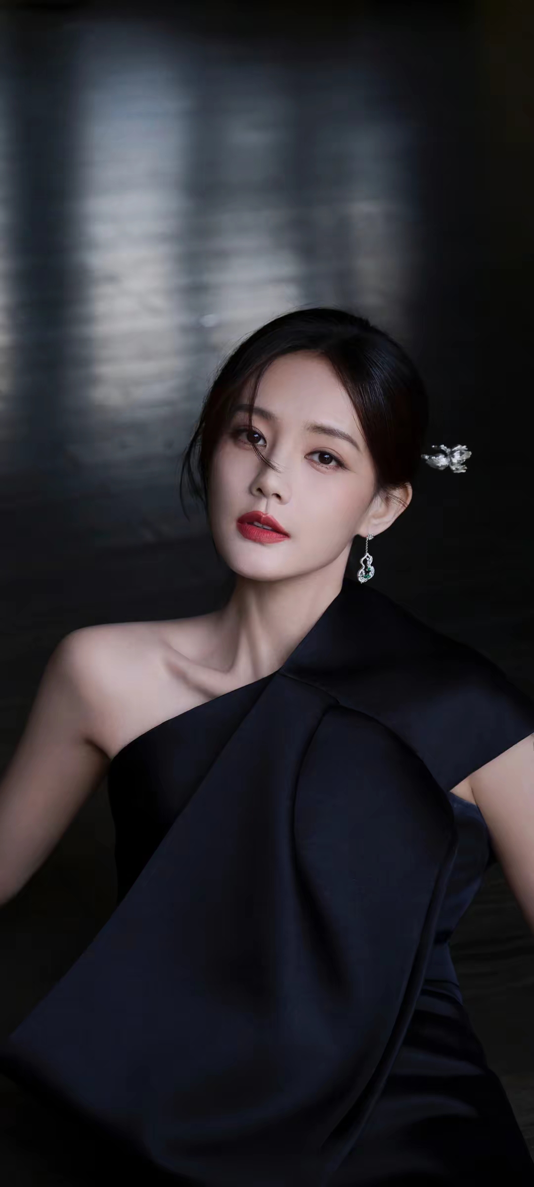 李一桐禁欲系写真壁纸插图1