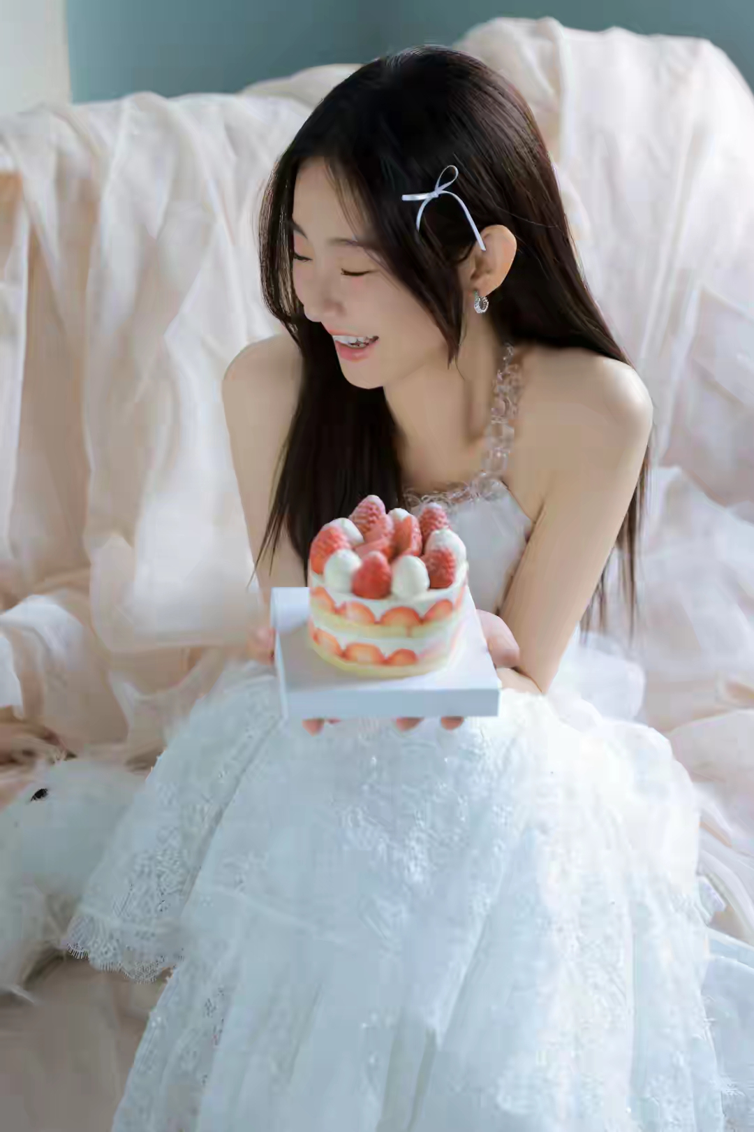 张艺凡白裙写真插图12