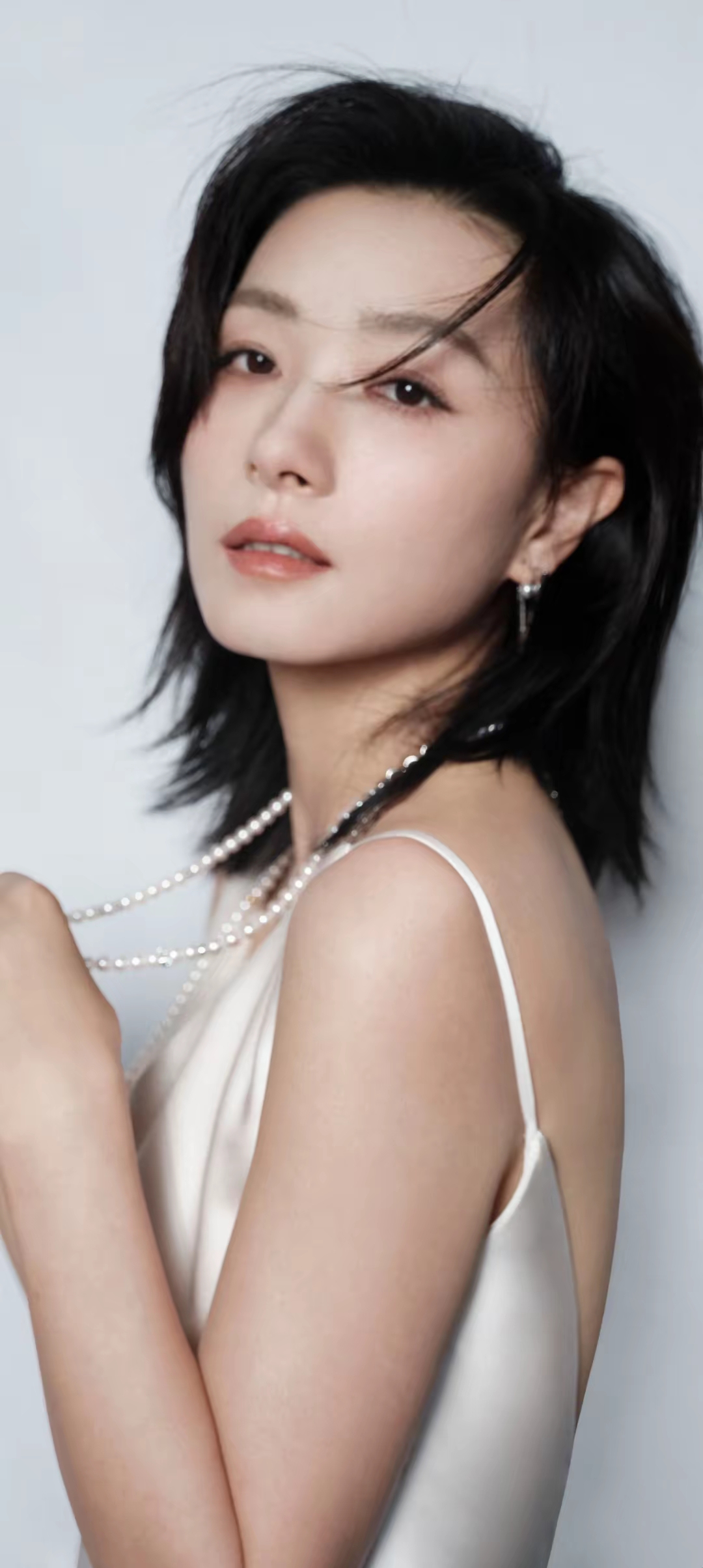 万茜成熟优雅写真壁纸插图1
