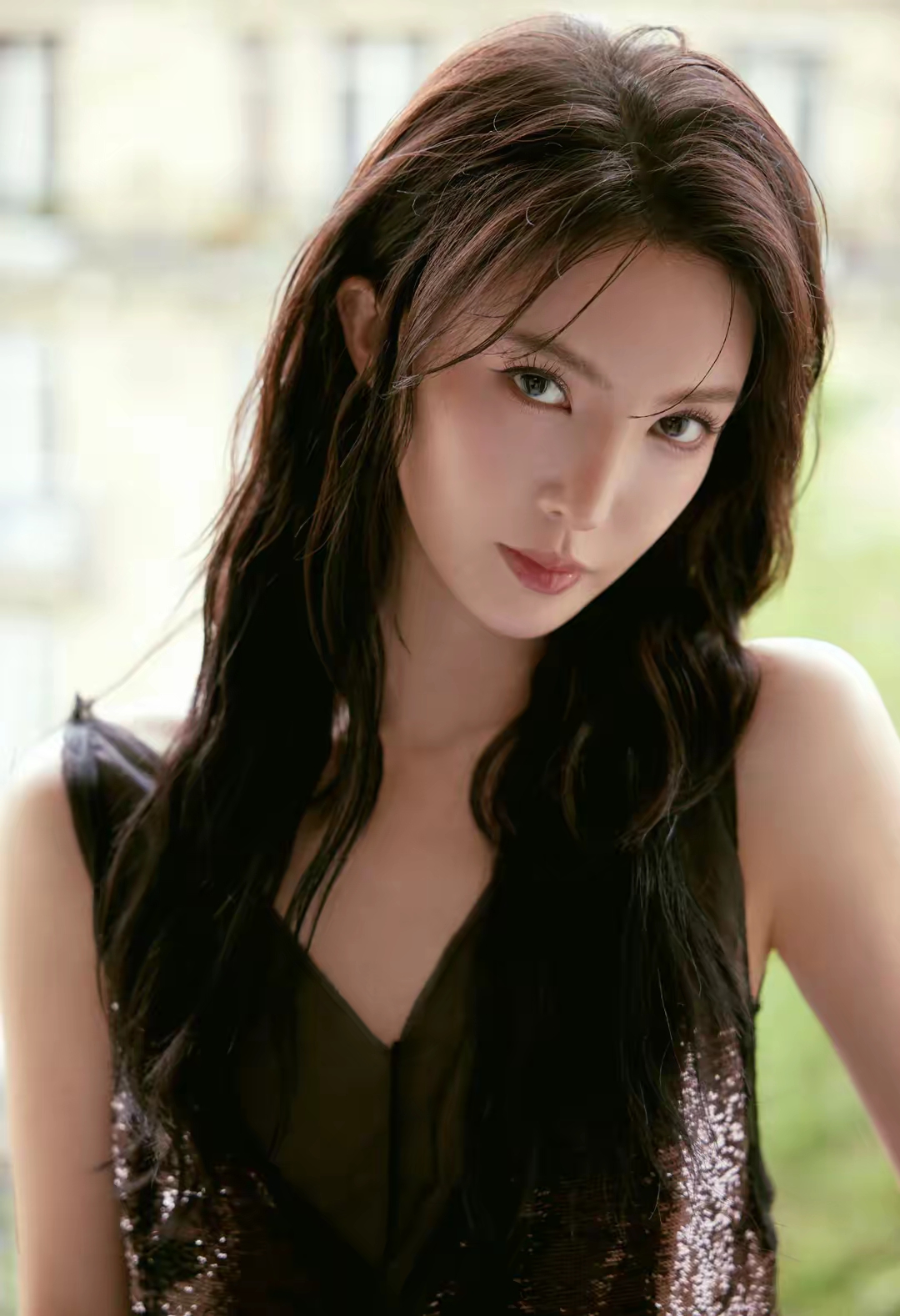 优雅迷人的金晨街头写真插图6