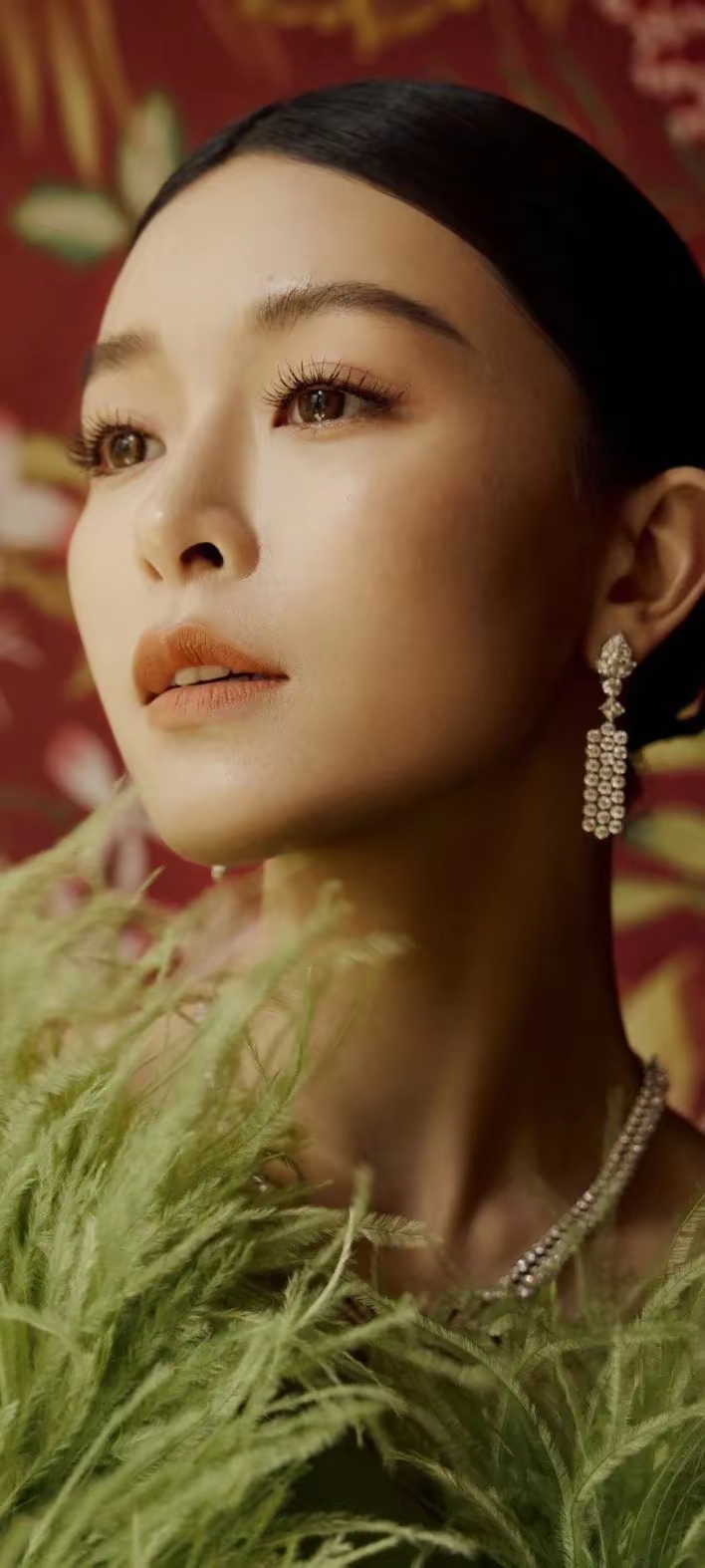 文咏珊绿色长裙写真壁纸插图8