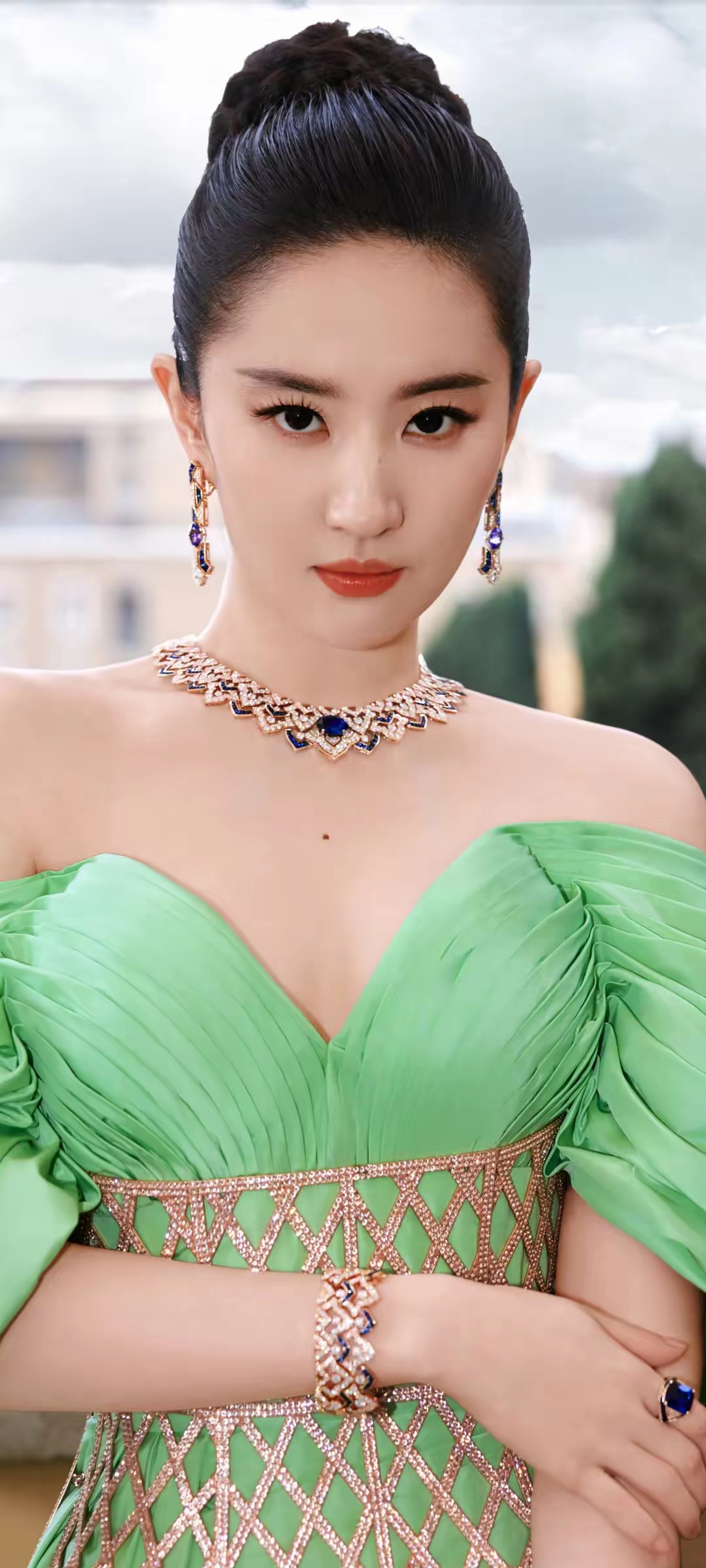 刘亦菲成熟优雅写真插图10