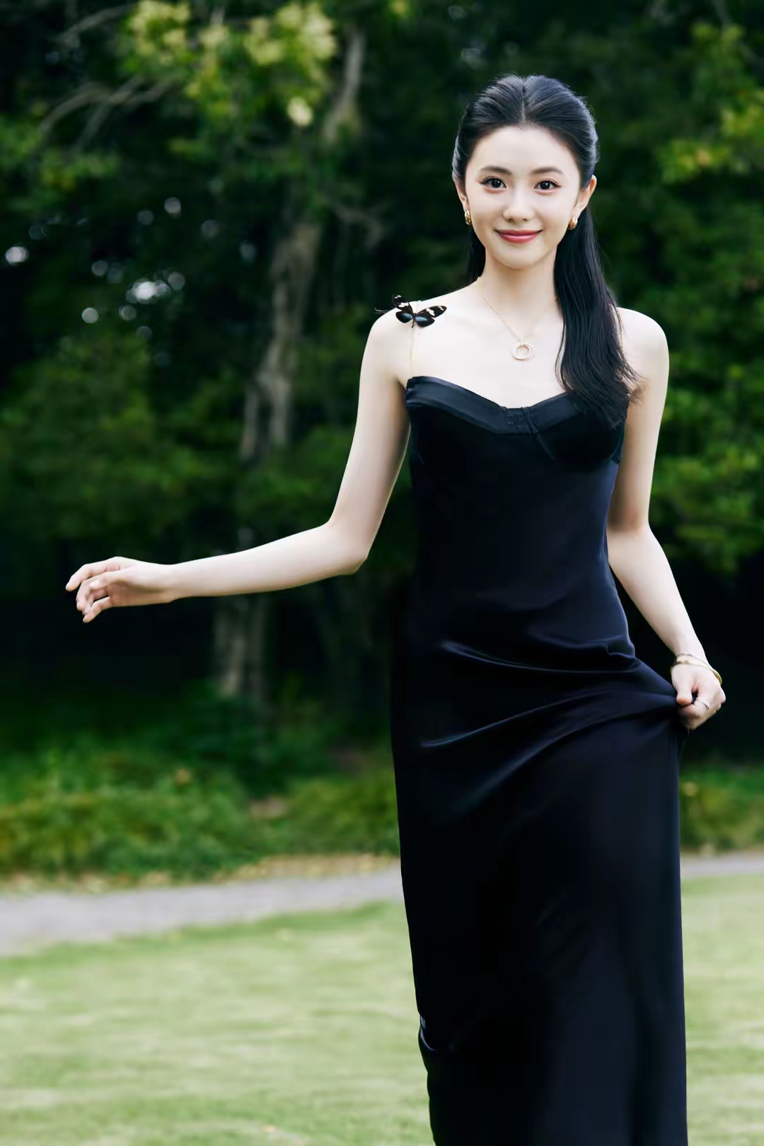 刘浩存黑色礼服写真插图