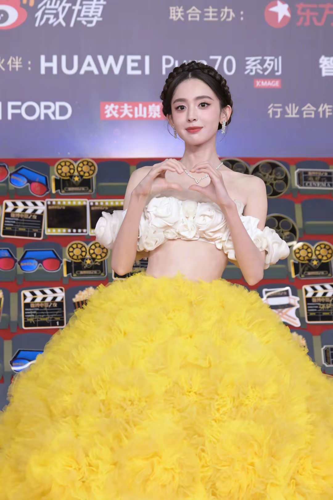 古力娜扎微博之夜红毯写真插图5