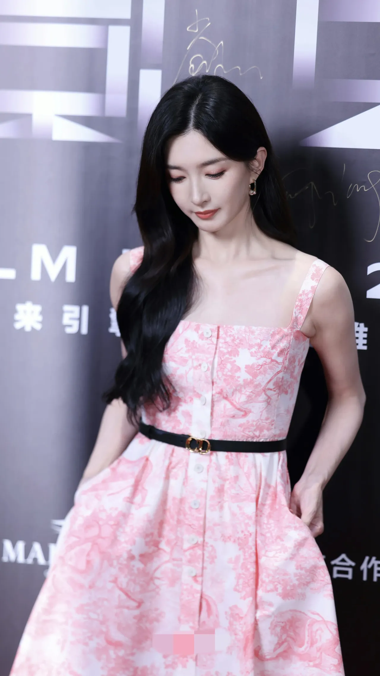 江疏影电影之夜红毯写真插图3