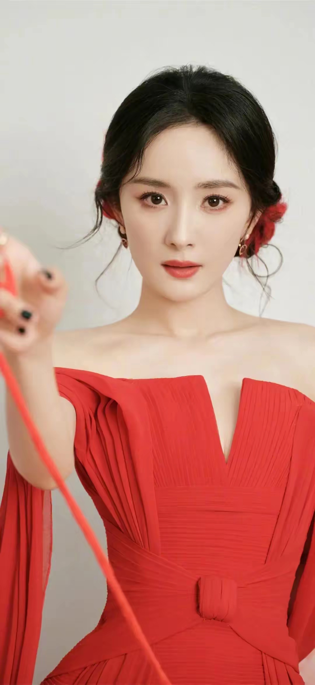 杨幂红裙写真插图8