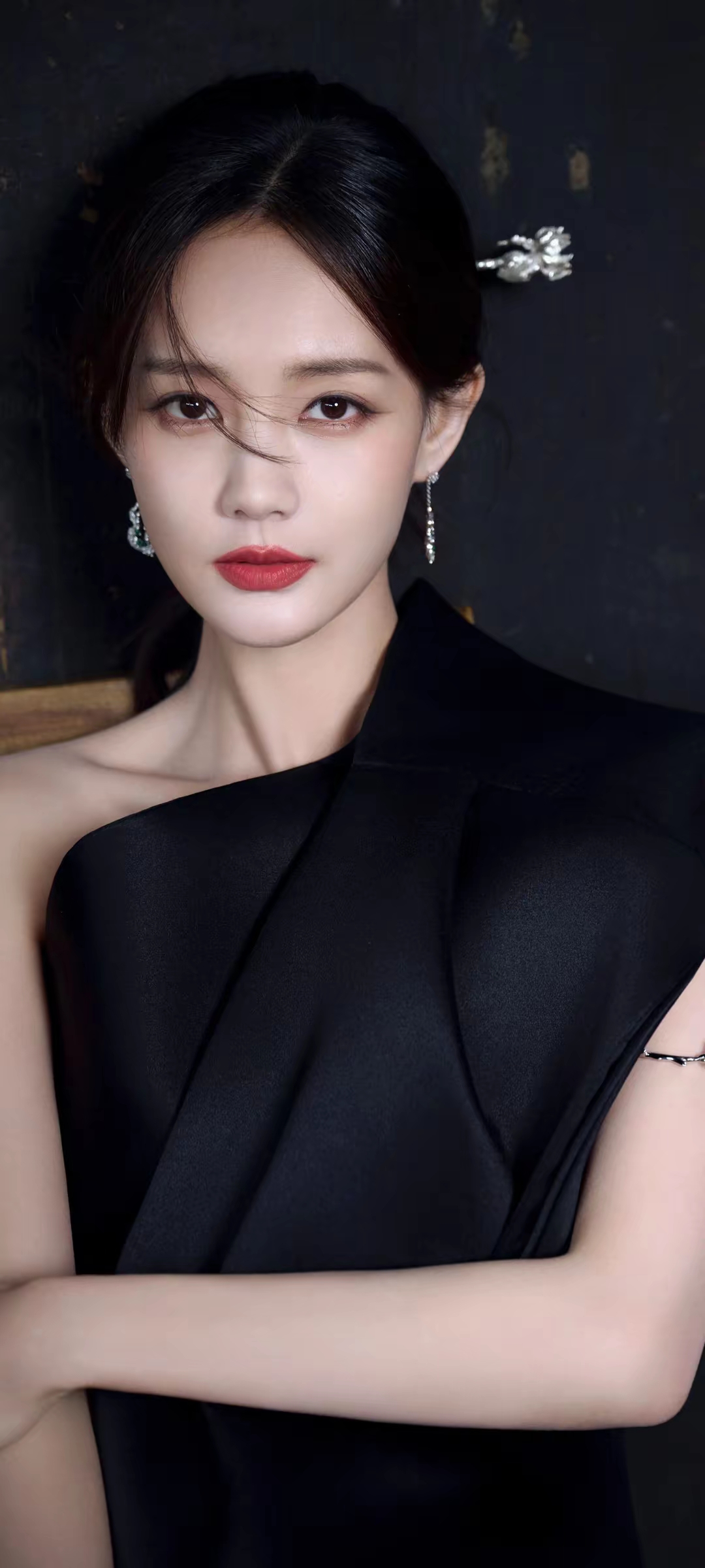 李一桐禁欲系写真壁纸插图