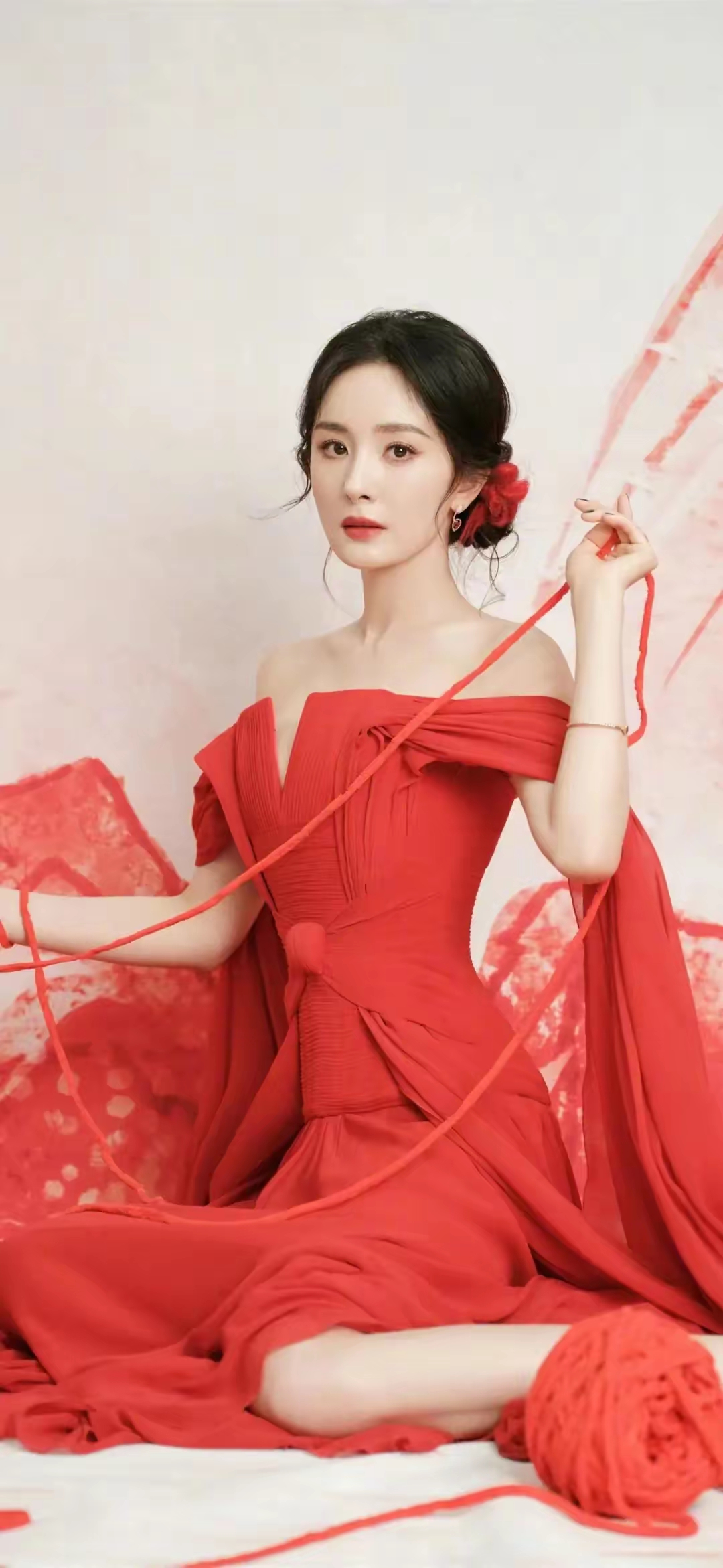 杨幂红裙写真插图