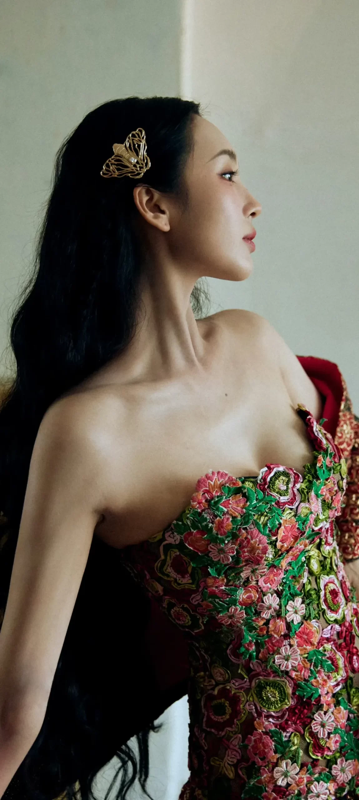 王紫璇性感妩媚写真壁纸插图2