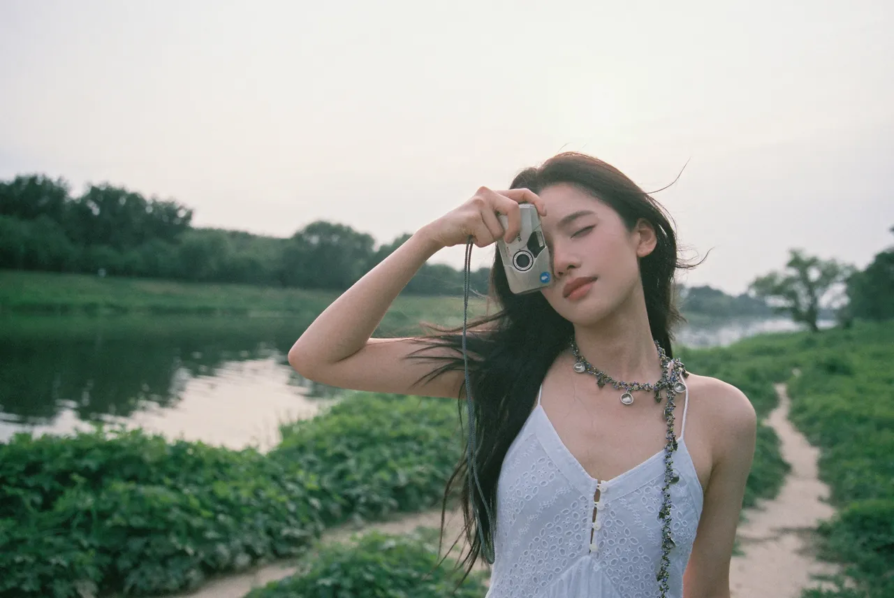 张婧仪写真插图6