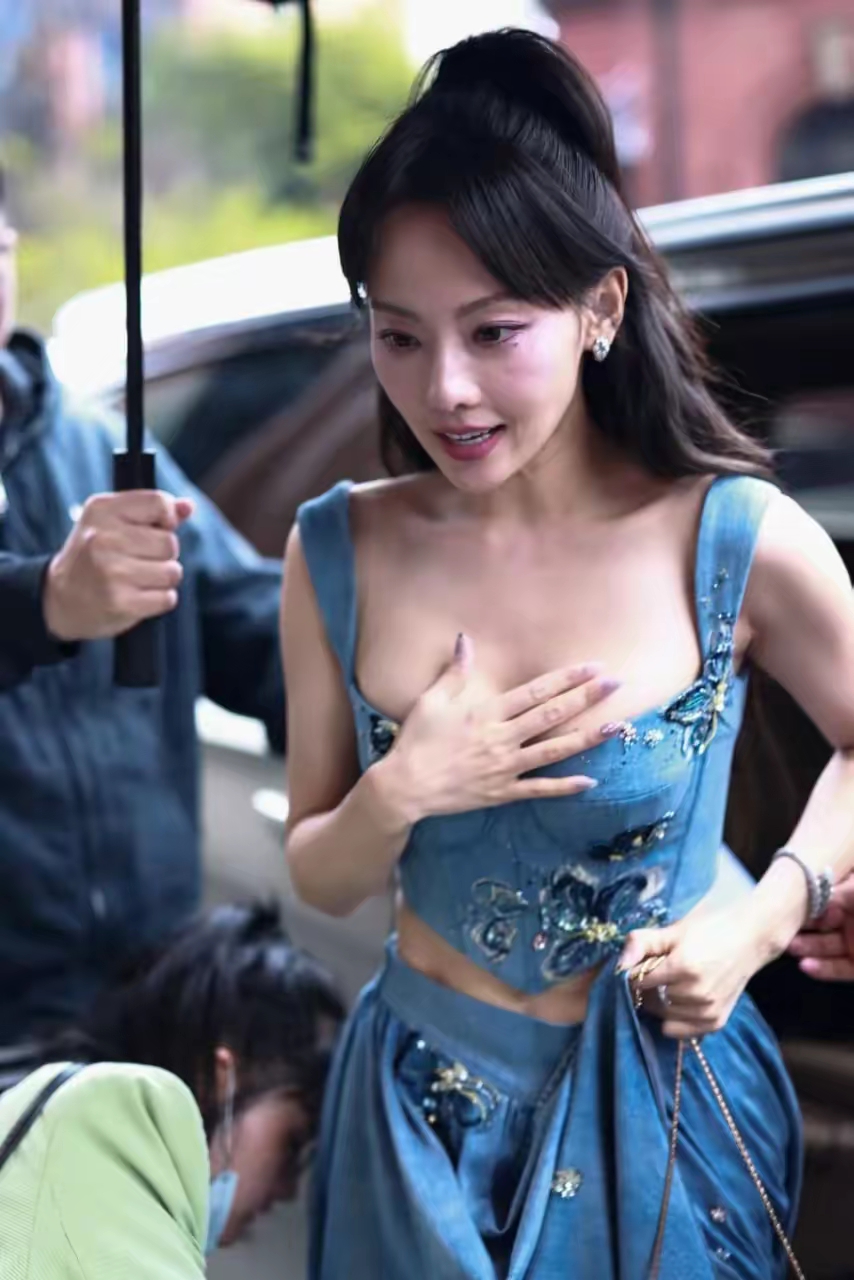 张嘉倪写真插图6