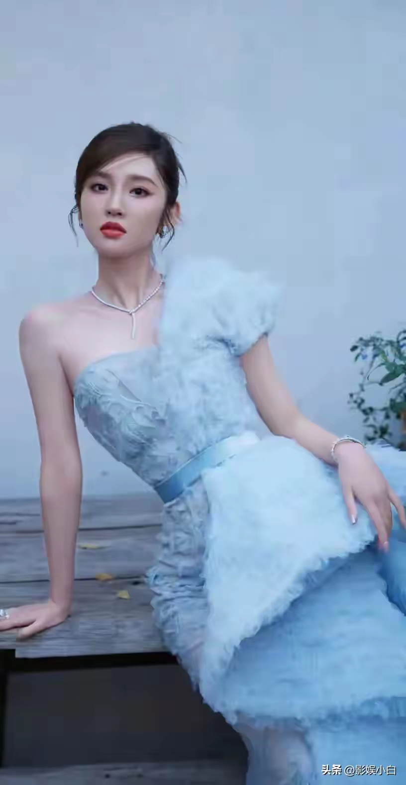 唐艺昕写真插图17