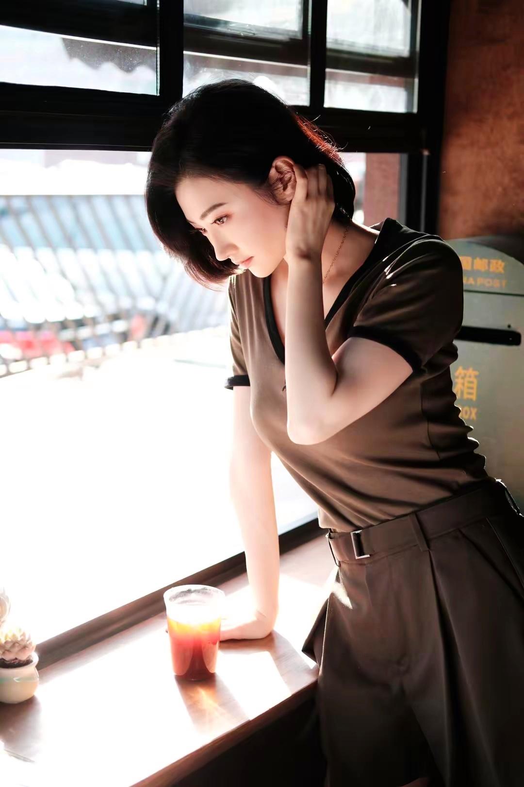 景甜温婉写真插图5