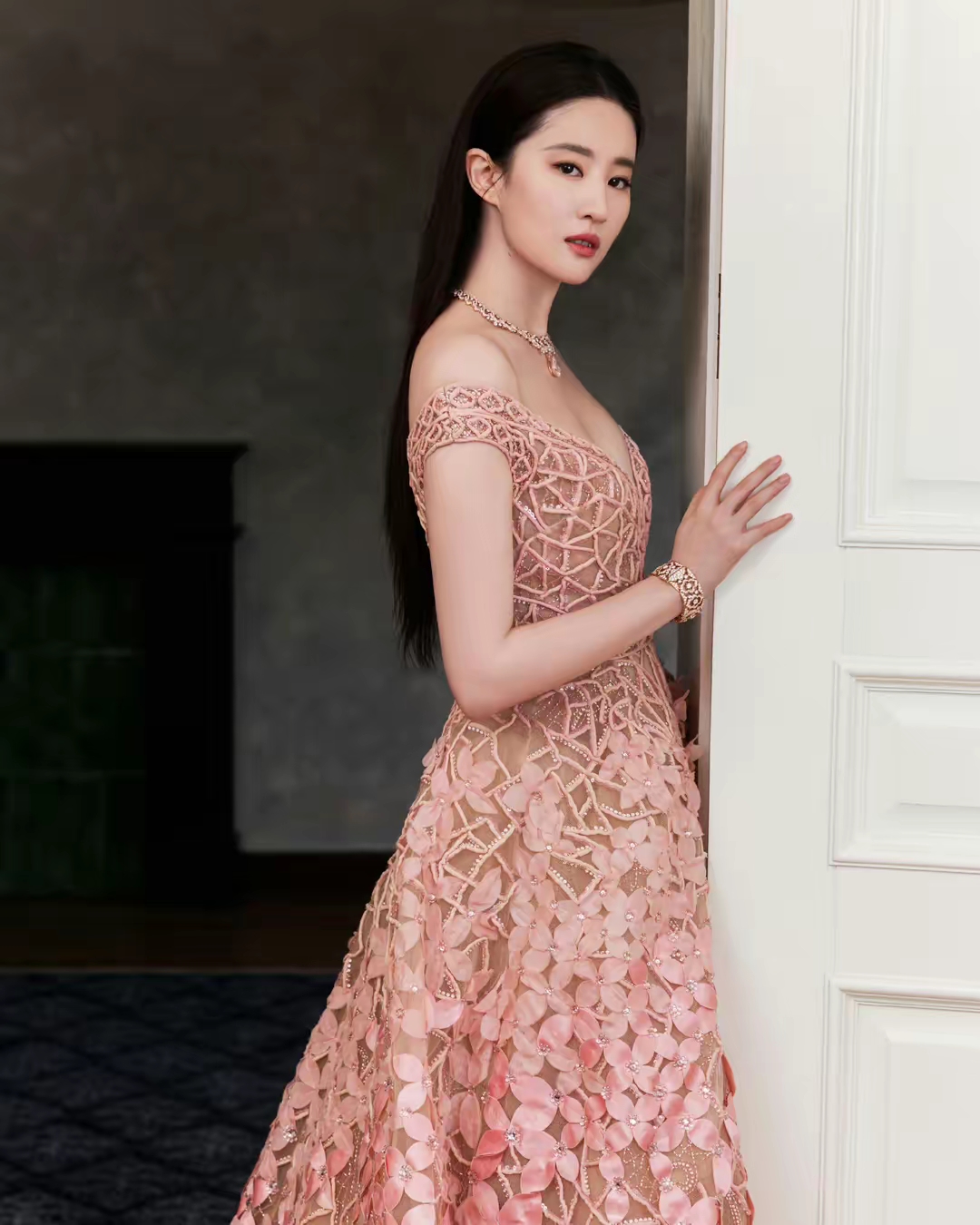 刘亦菲写真插图2
