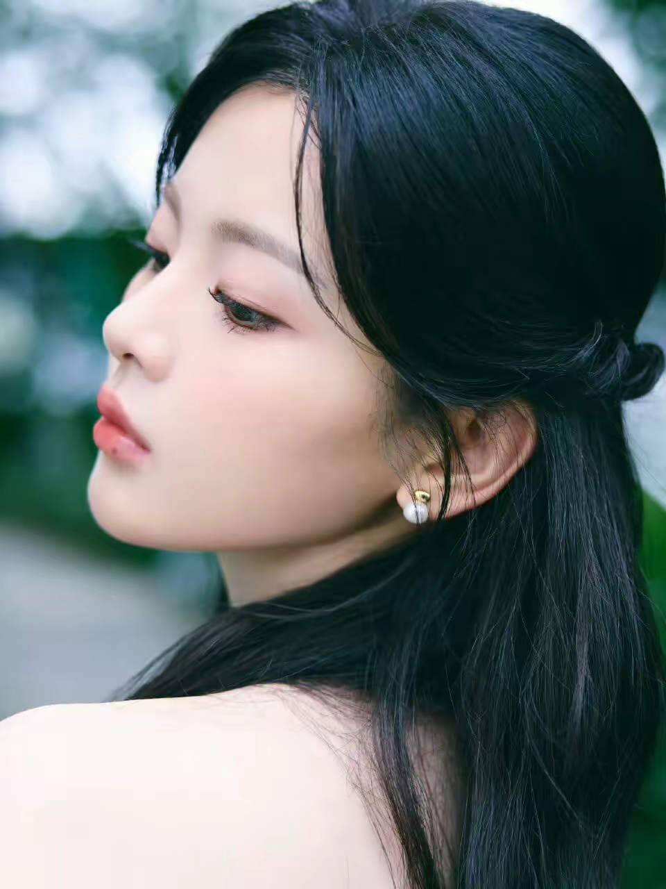 杨超越白裙写真插图4