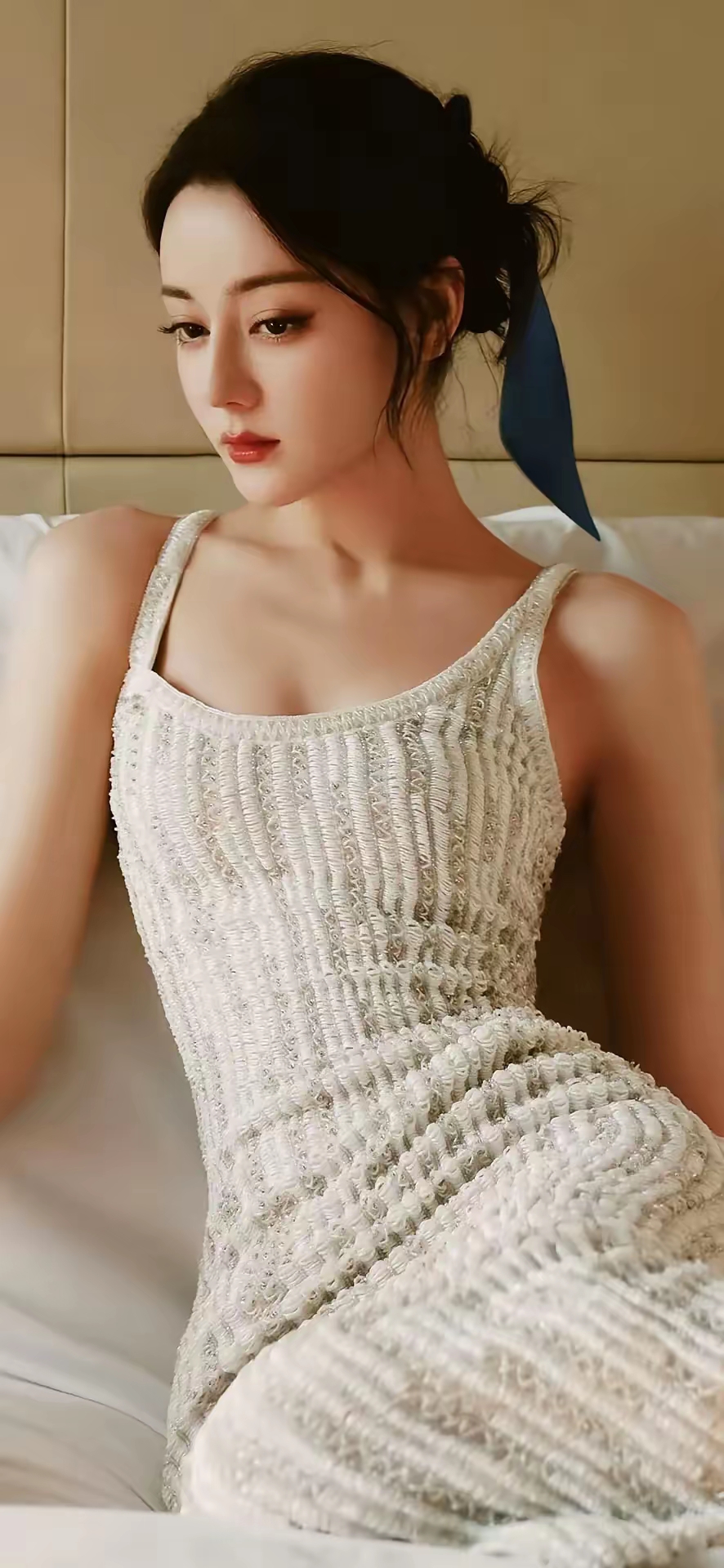 迪丽热巴写真插图3