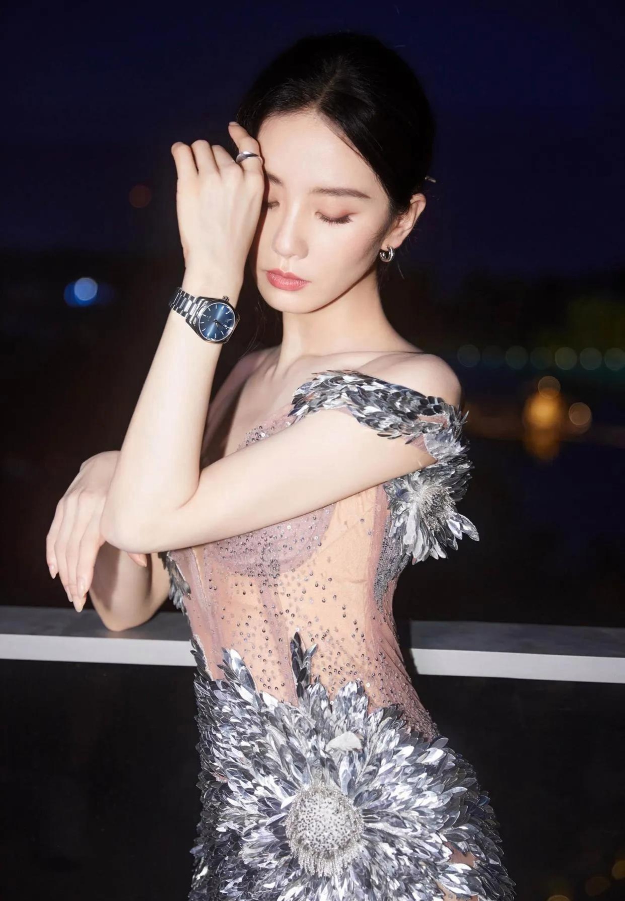 刘诗诗透视裙写真插图1