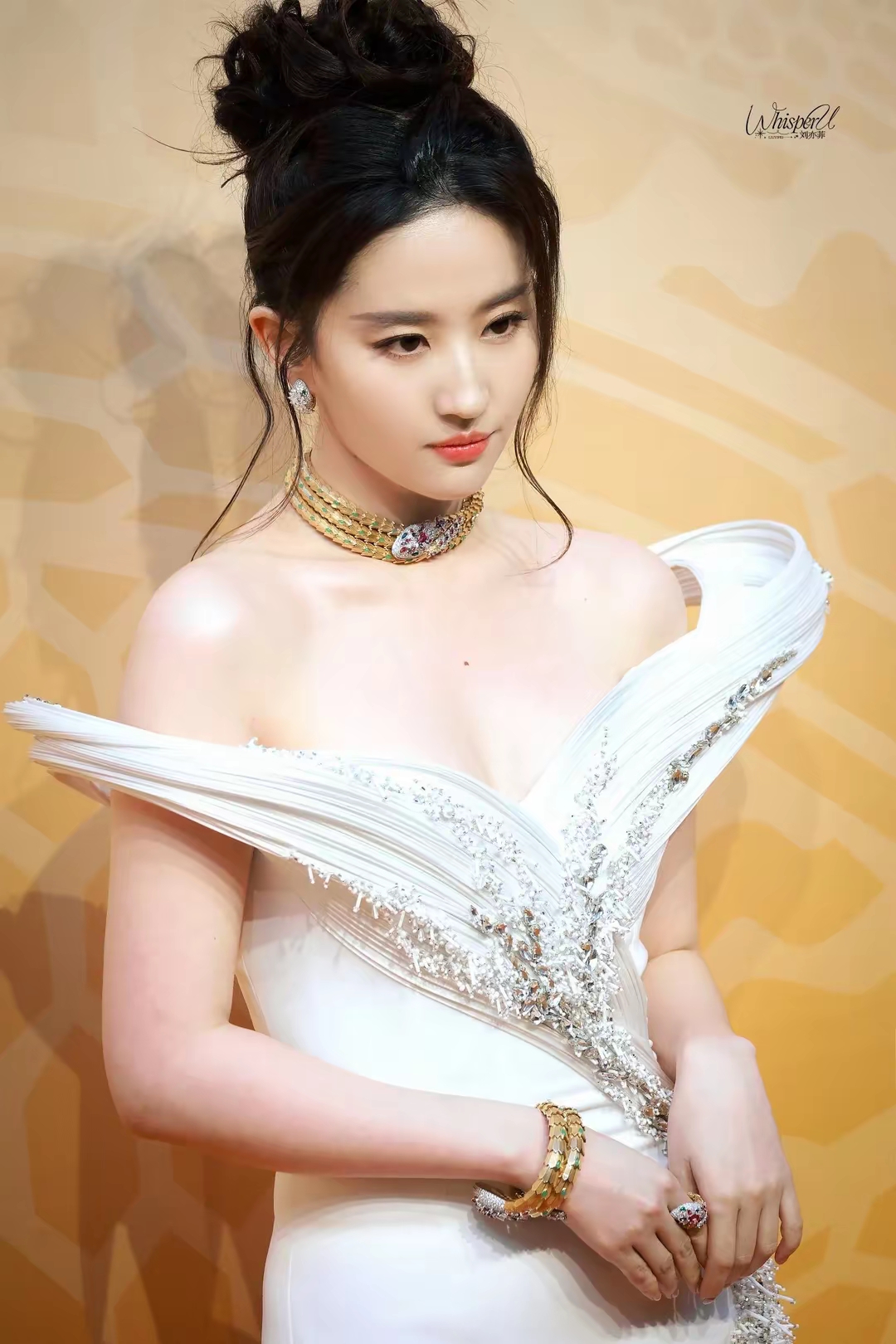 刘亦菲宝格丽高定礼服插图12