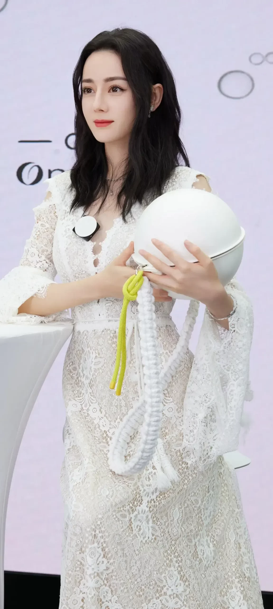 迪丽热巴写真插图3