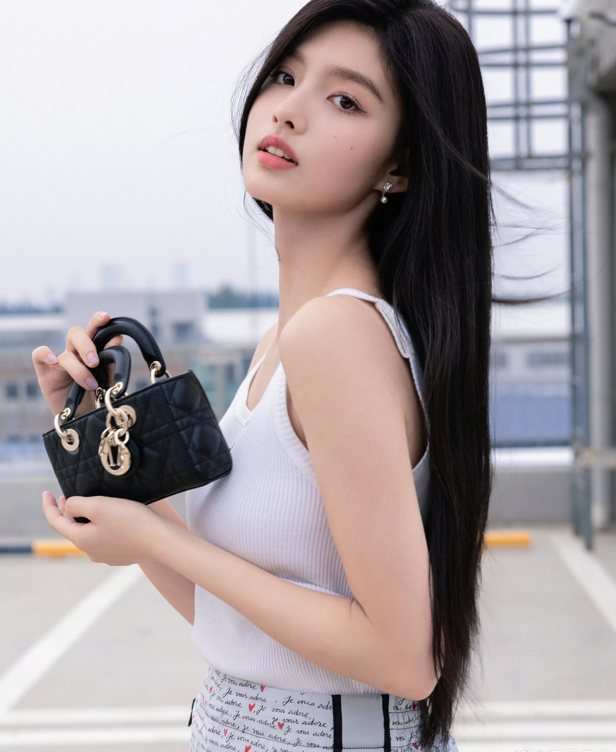 艾米飞扬的青春插图5
