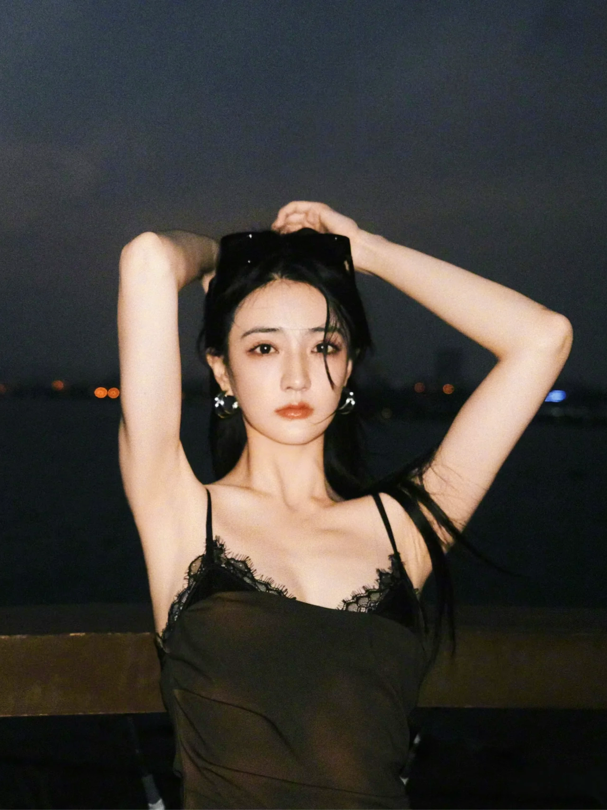 徐璐蕾丝写真插图1