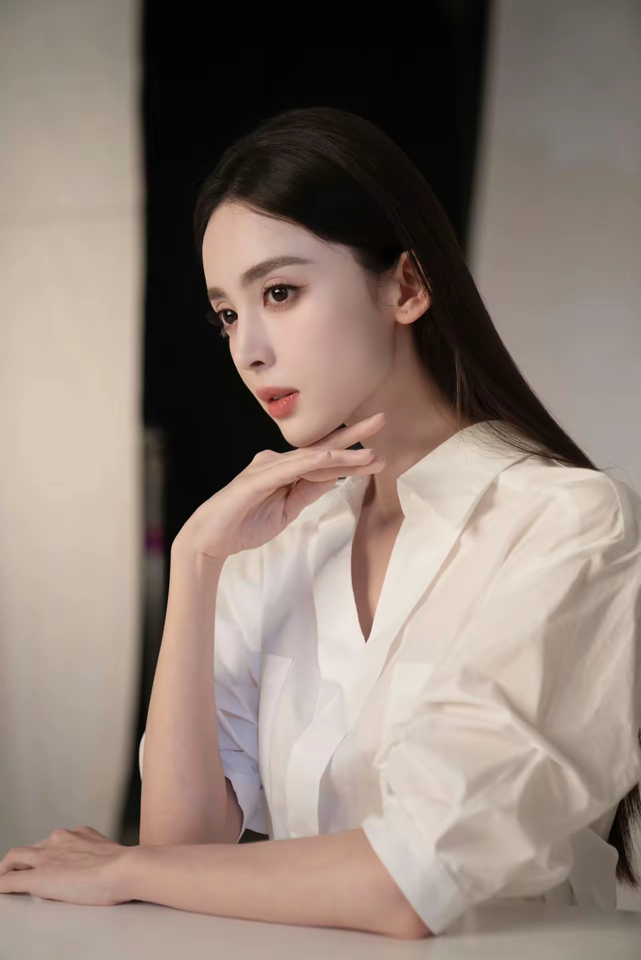 古力娜扎居家慵懒写真插图3