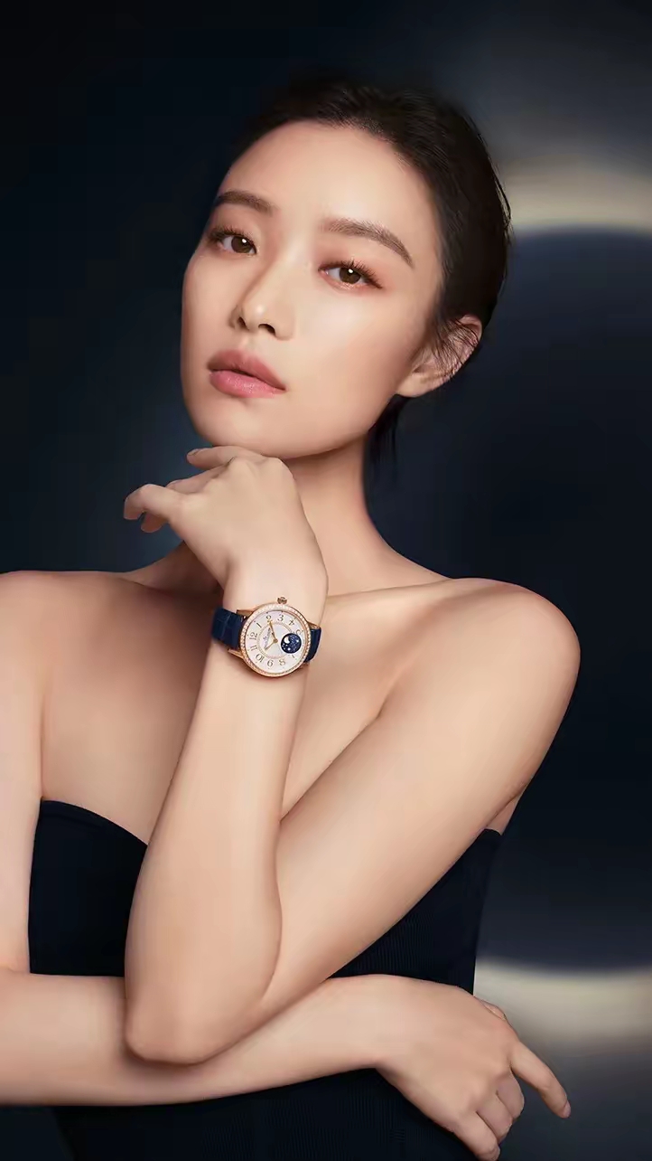 倪妮黑色礼服写真插图1