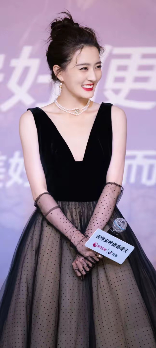 徐璐写真插图2