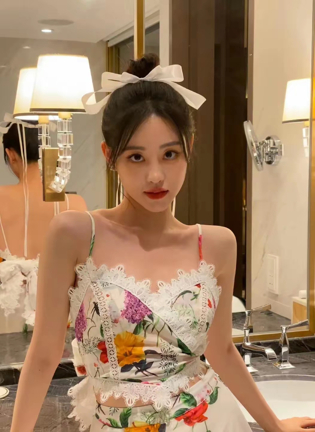 祝绪丹花裙子写真插图1