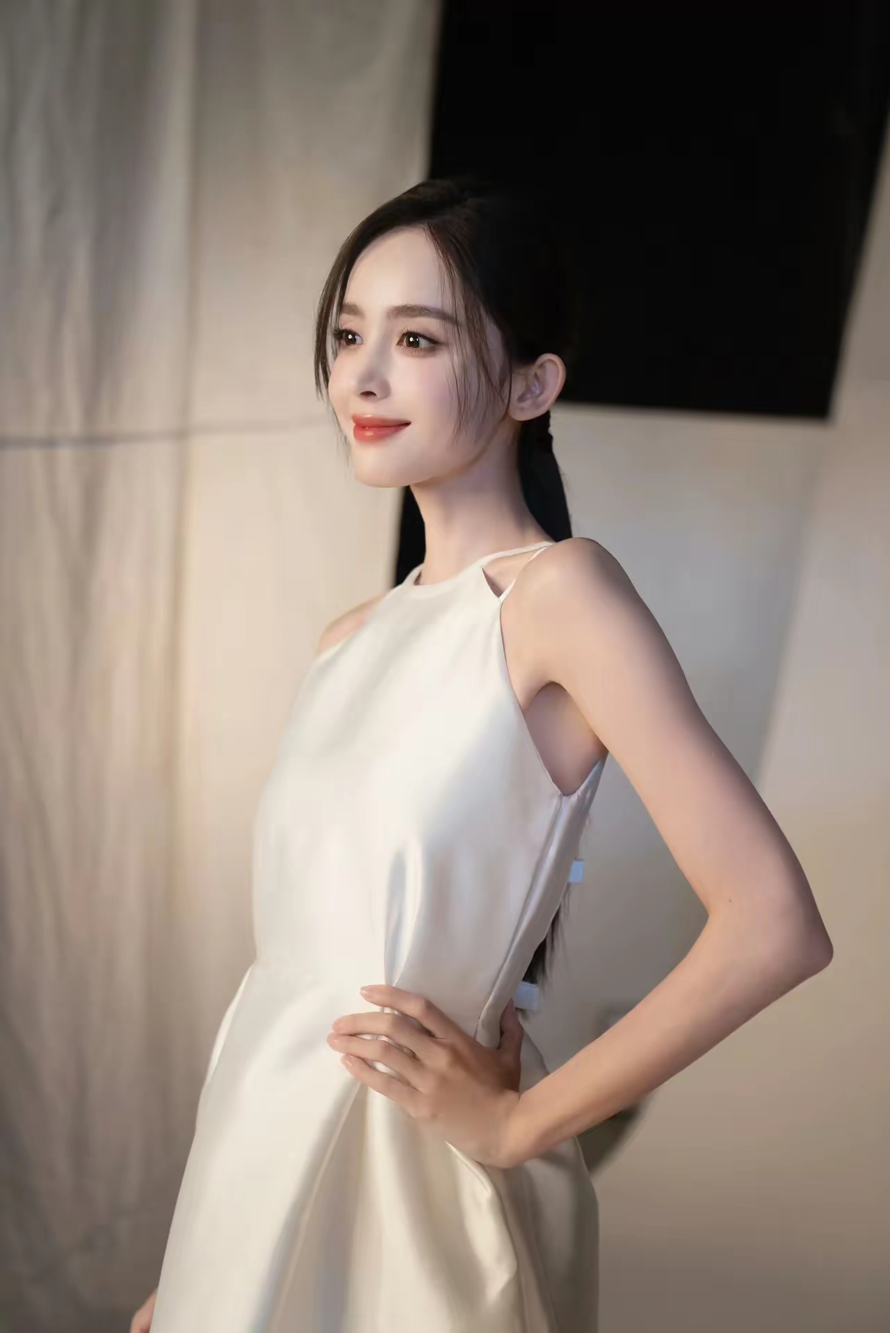 古力娜扎居家慵懒写真插图5