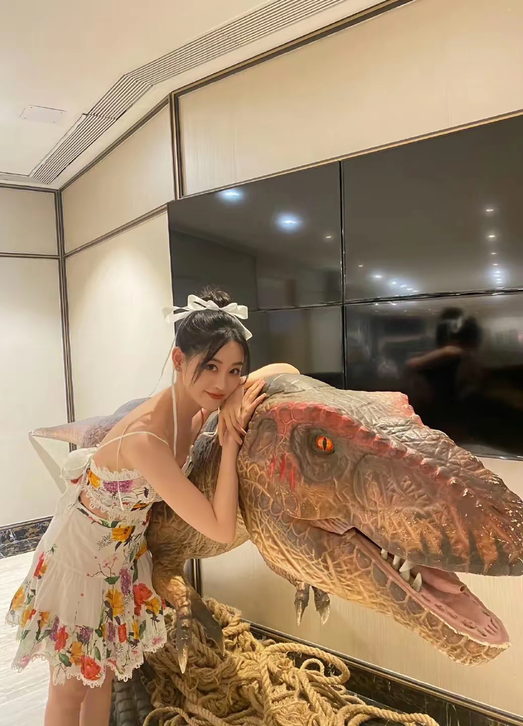 祝绪丹花裙子写真插图9