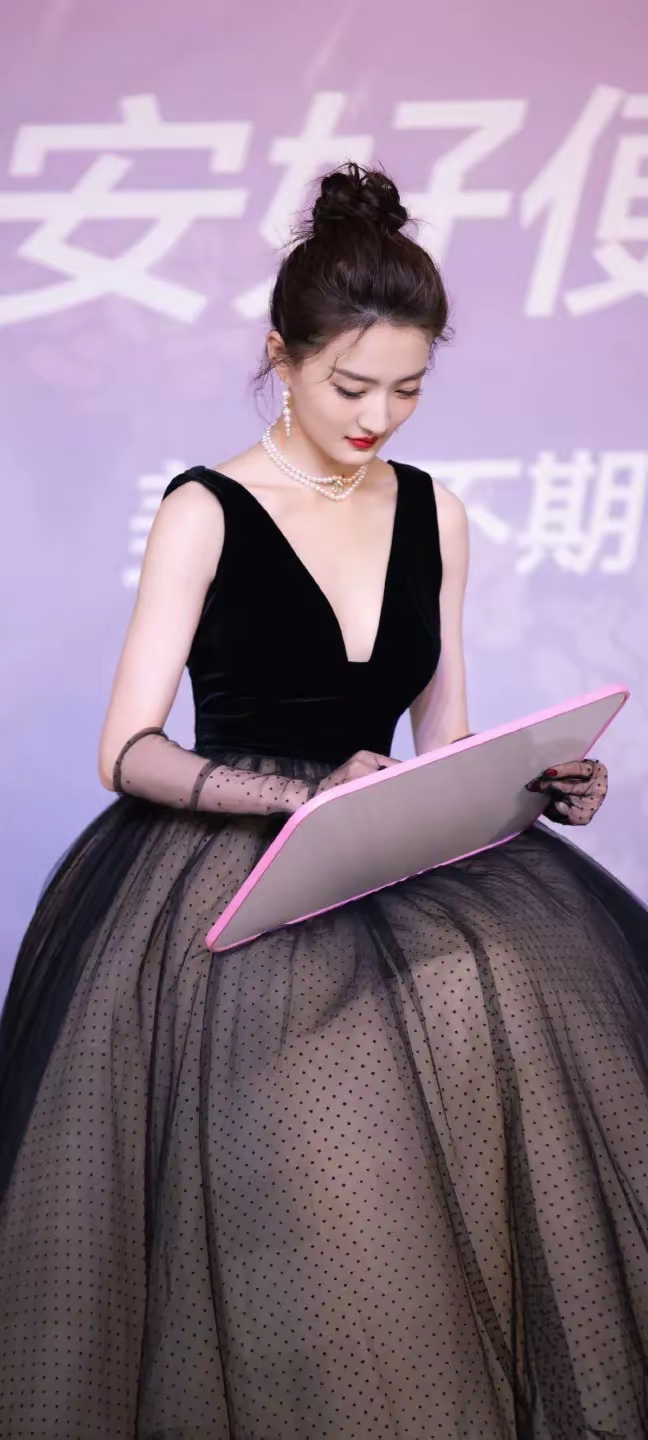 徐璐写真插图5