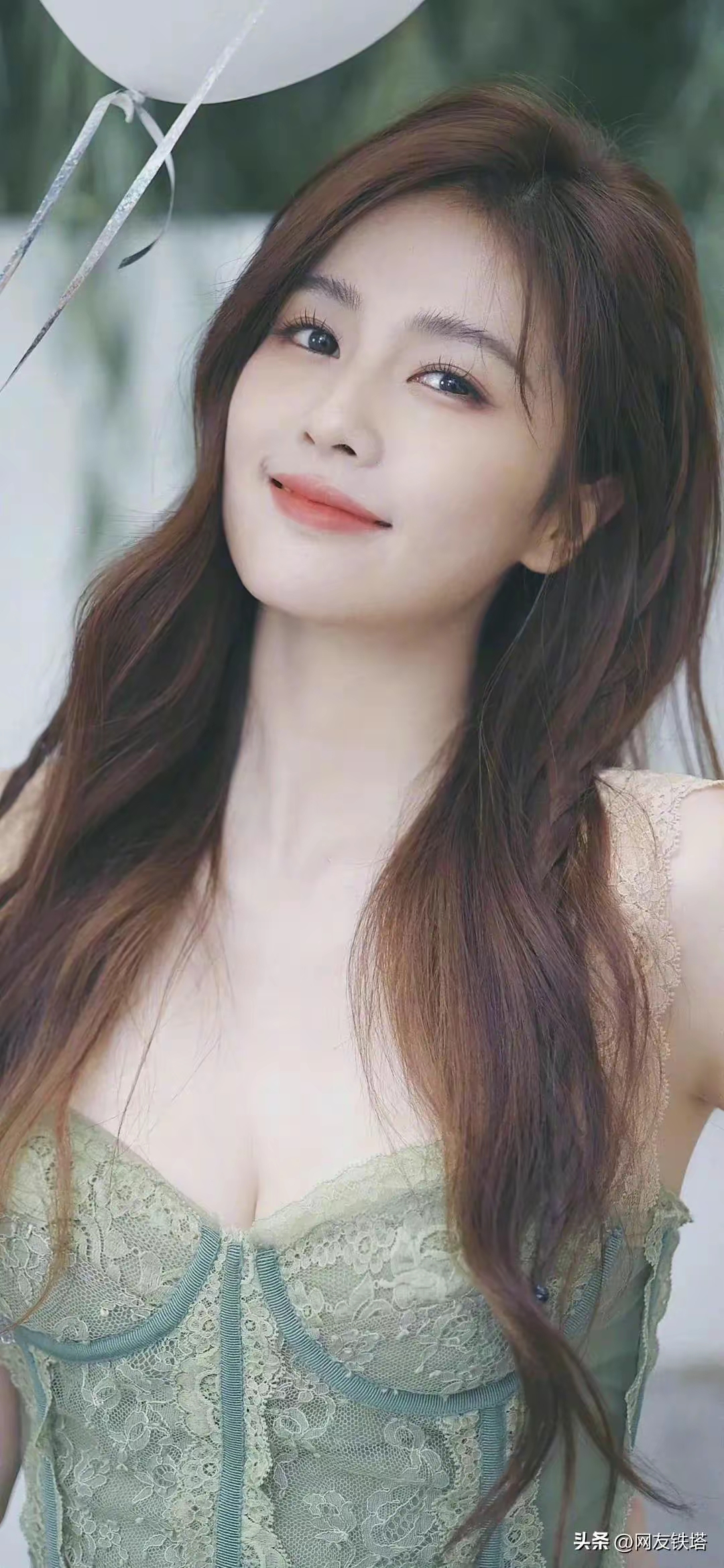 白鹿抹胸裙写真插图1
