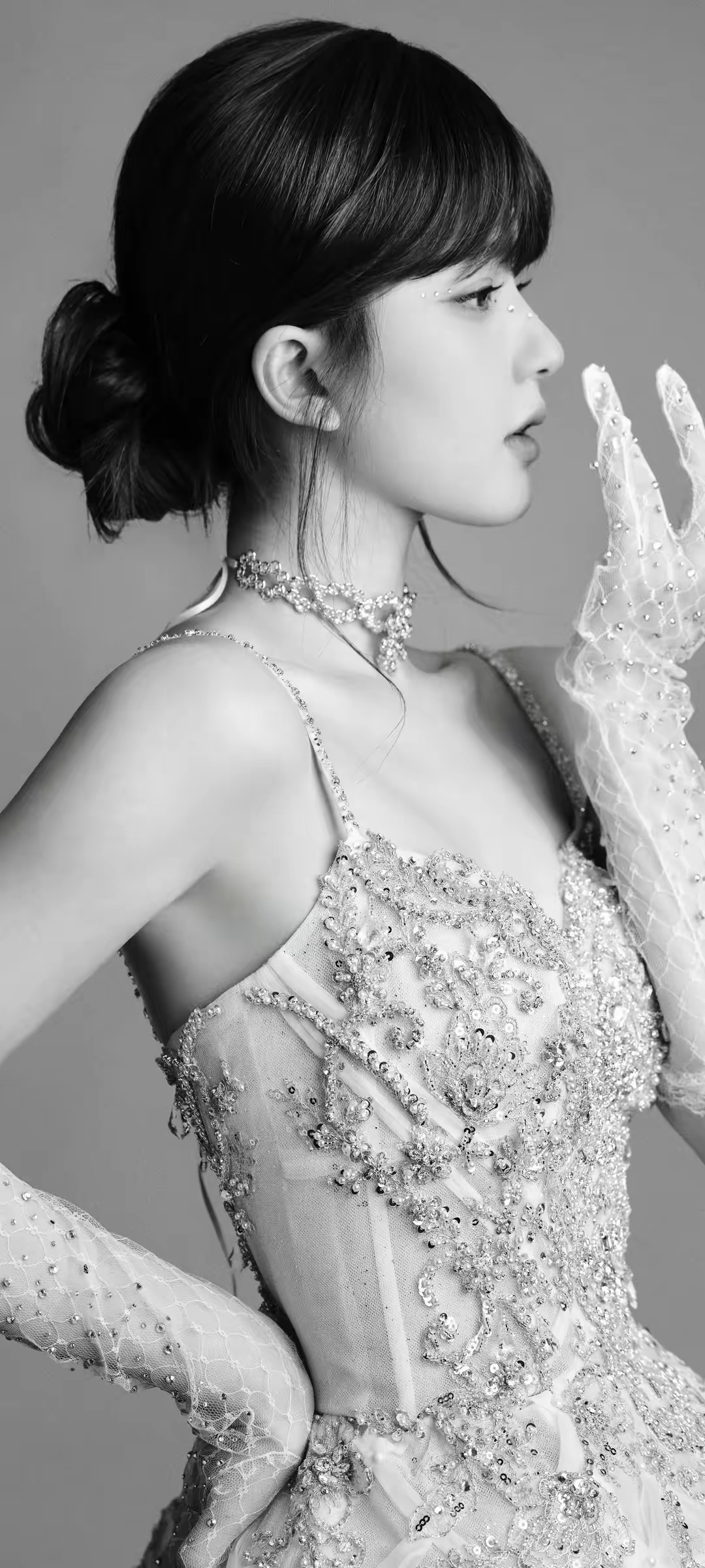 赵露思黑白写真插图3