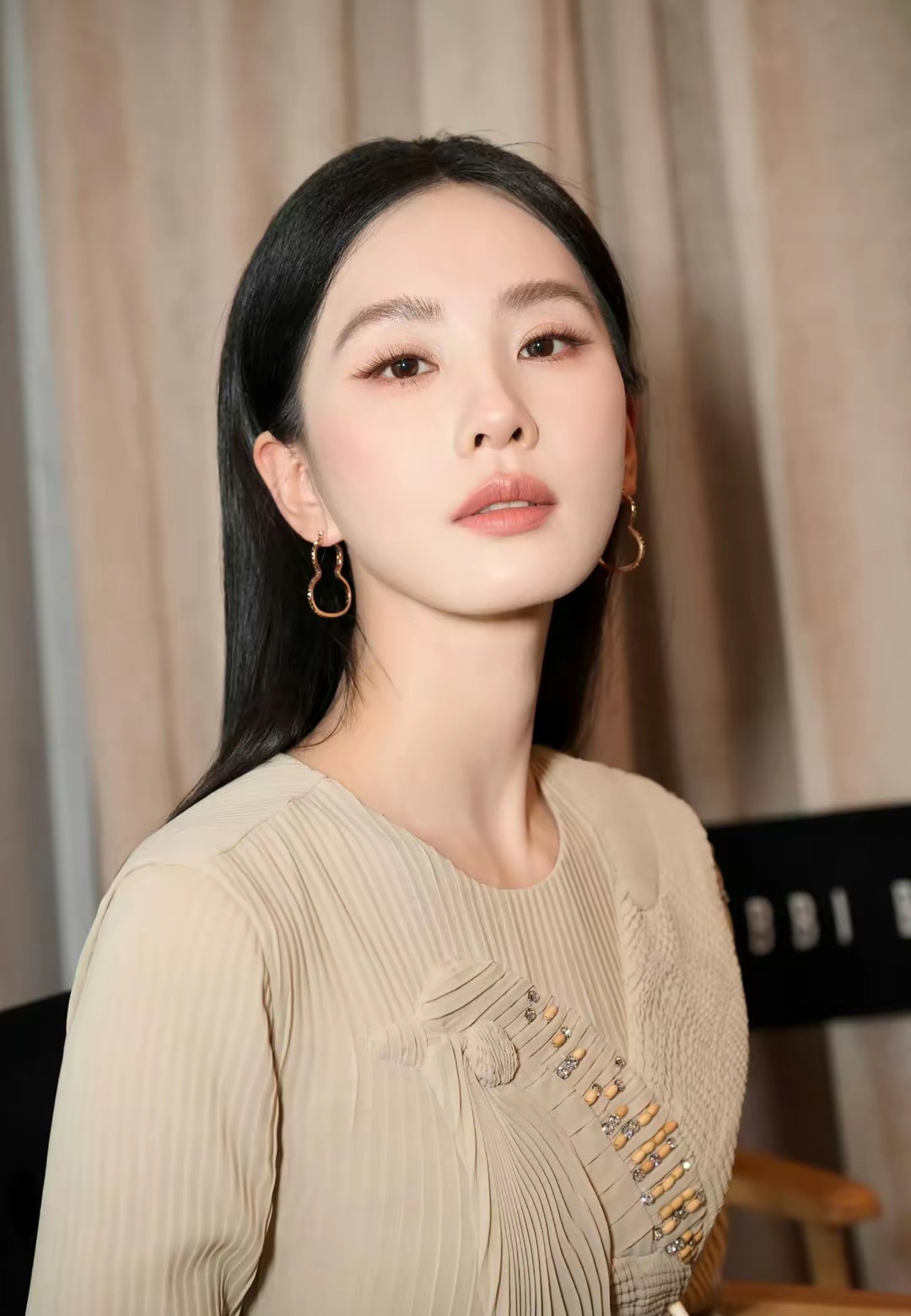 刘诗诗气质写真插图5