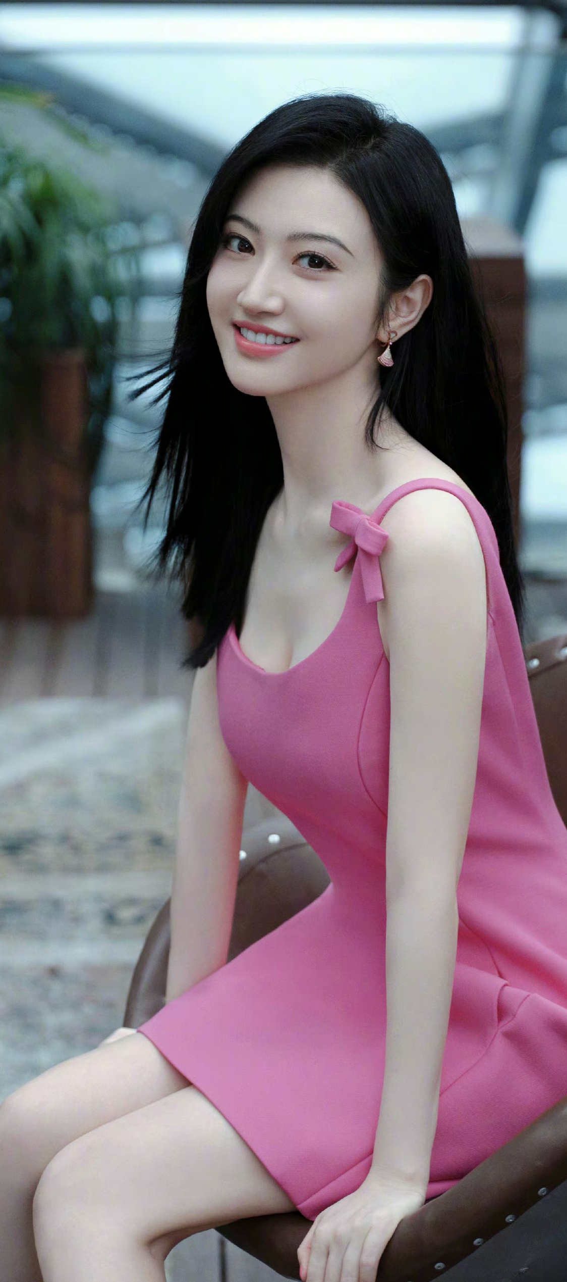 景甜粉裙写真壁纸插图3