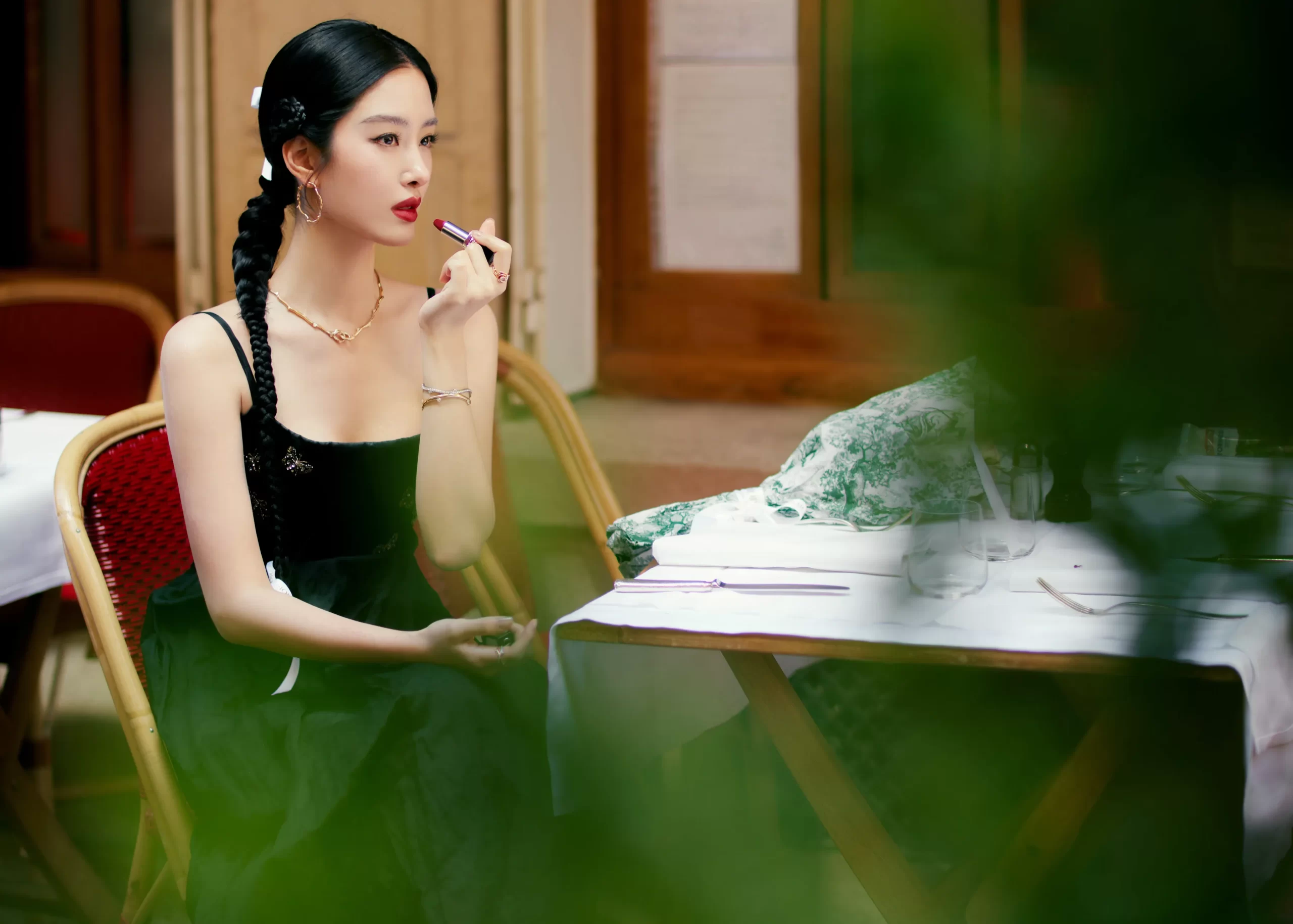 杨采钰高清写真插图2