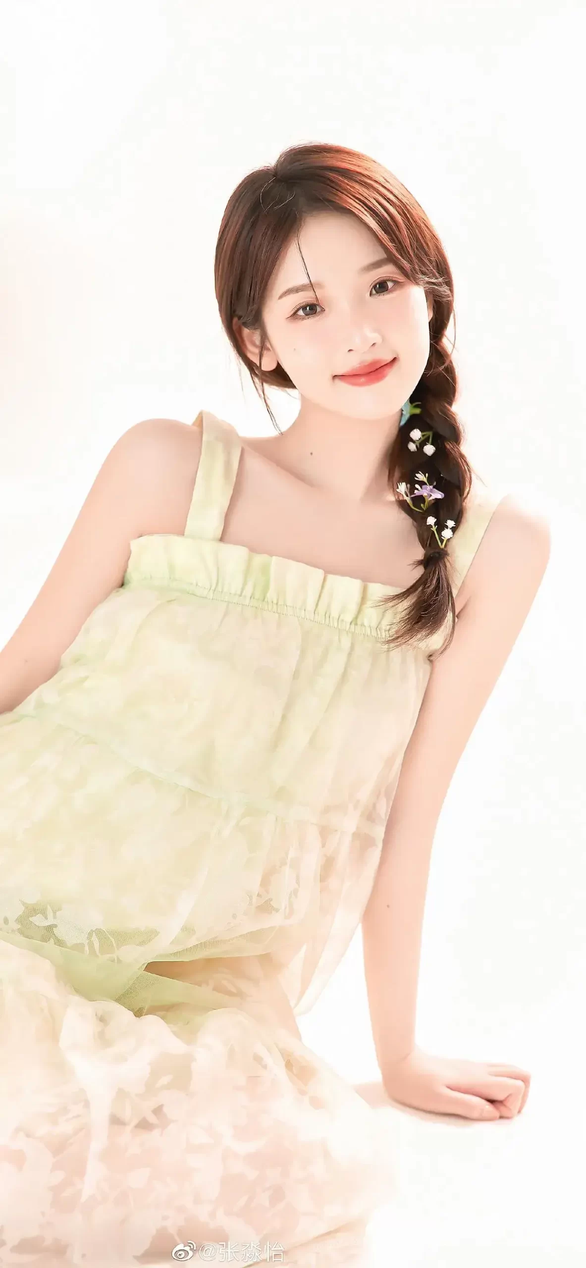张淼怡绿裙写真插图5
