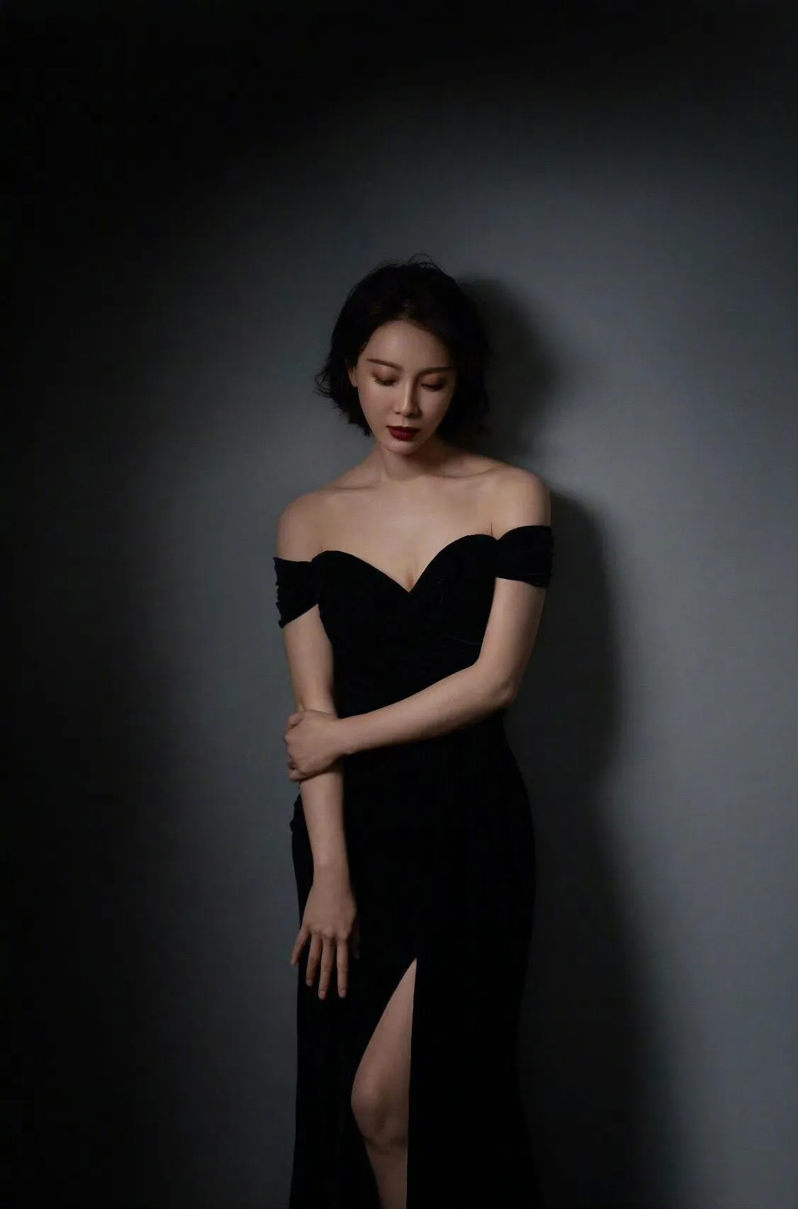 陈数黑色礼服写真插图1